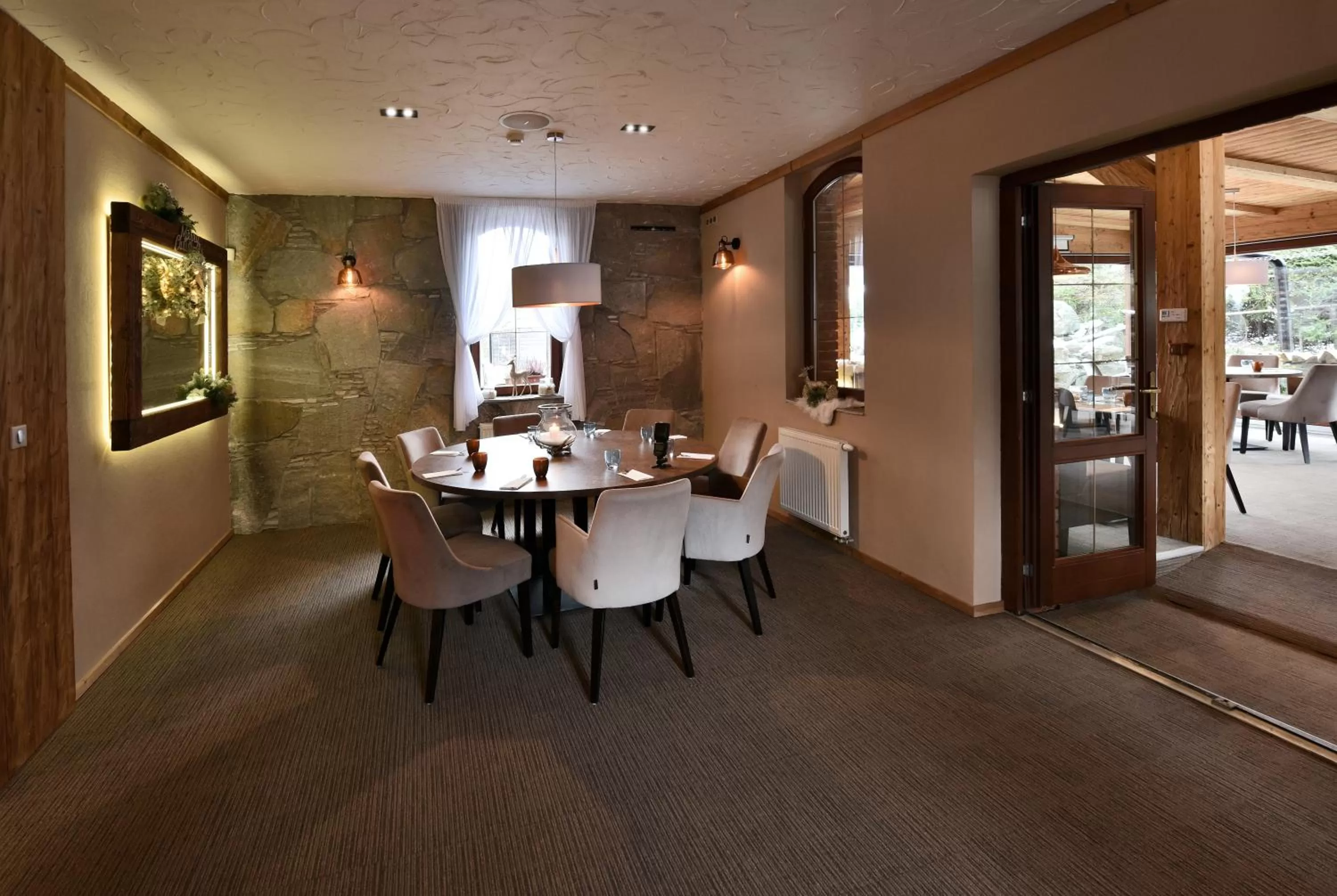 Restaurant/places to eat in APLEND Hotel Kukučka