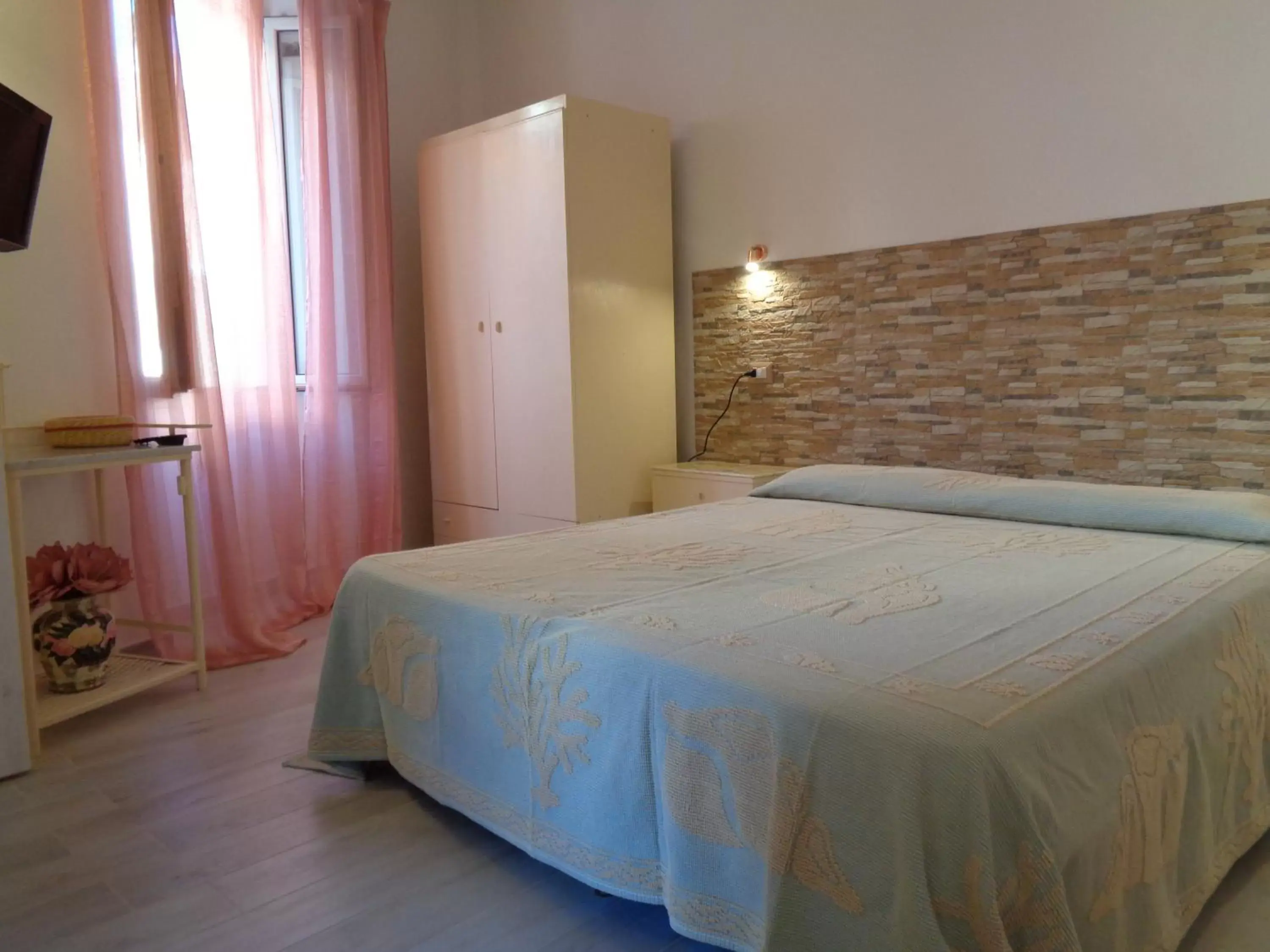 Photo of the whole room, Bed in Sardinia-holiday B&B Spargi