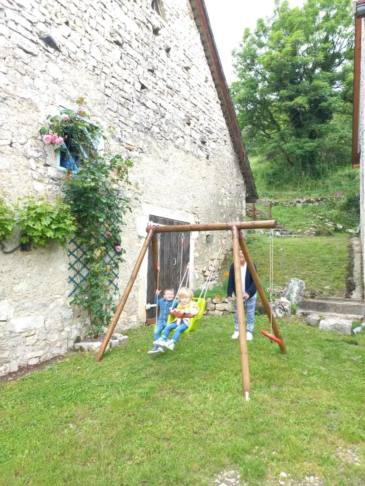 Children's Play Area in Chambres d'hôtes des Deux Lacs