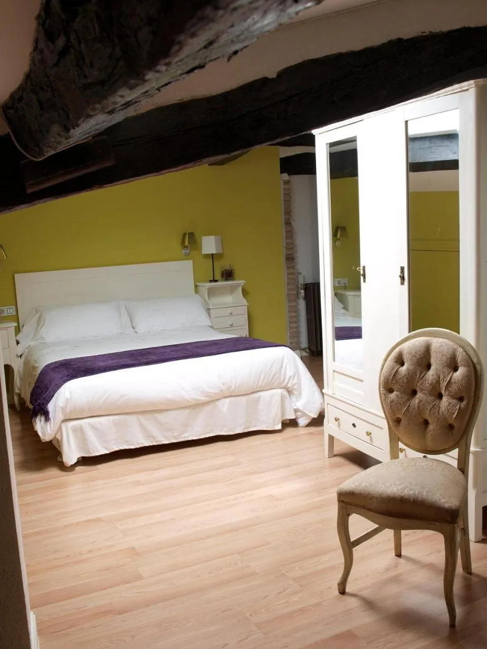 Photo of the whole room, Bed in Hospedería Señorío de Briñas