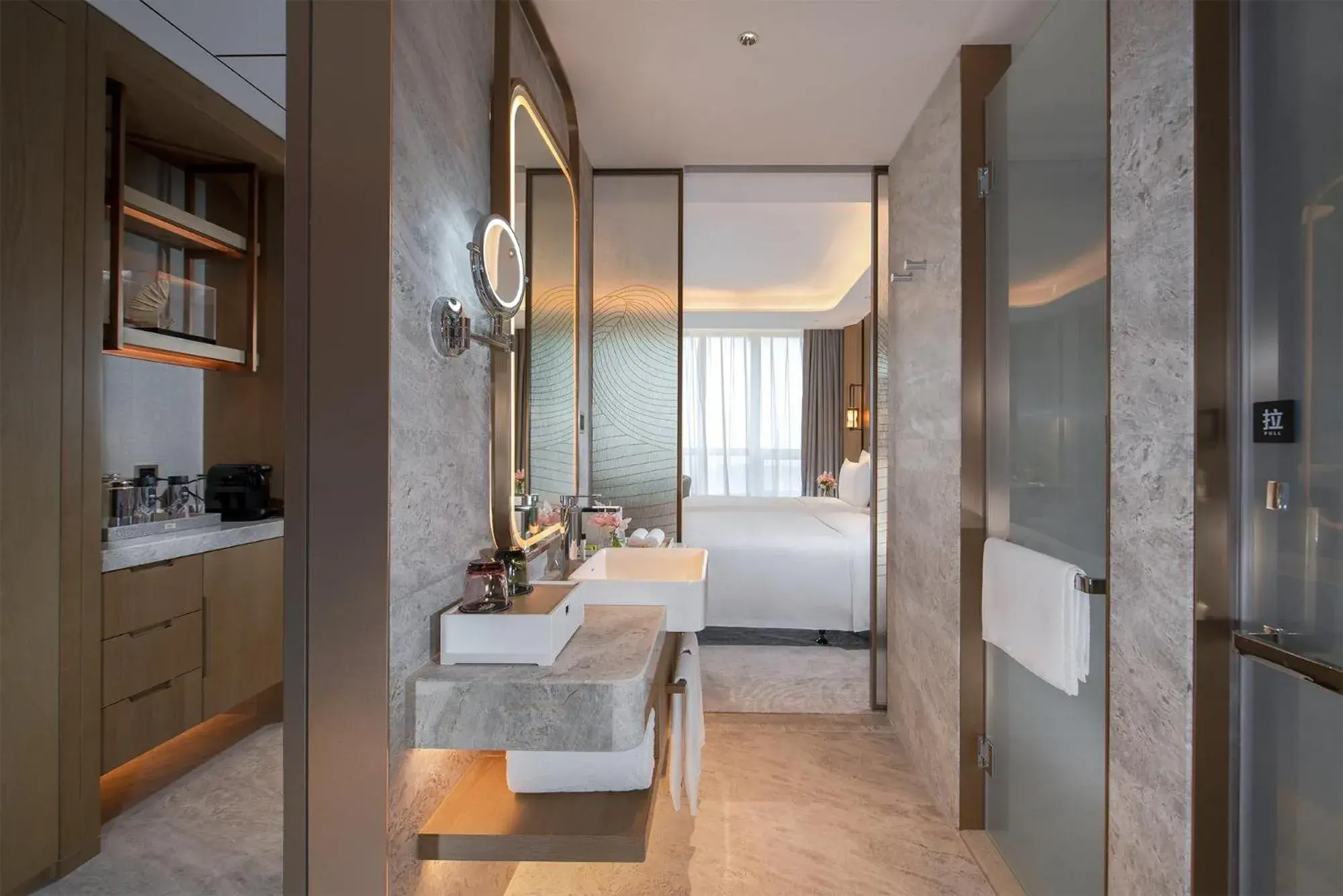 Toilet, Bed in Shenzhenair International Hotel Toilet, Bed in Shenzhenair International Hotel