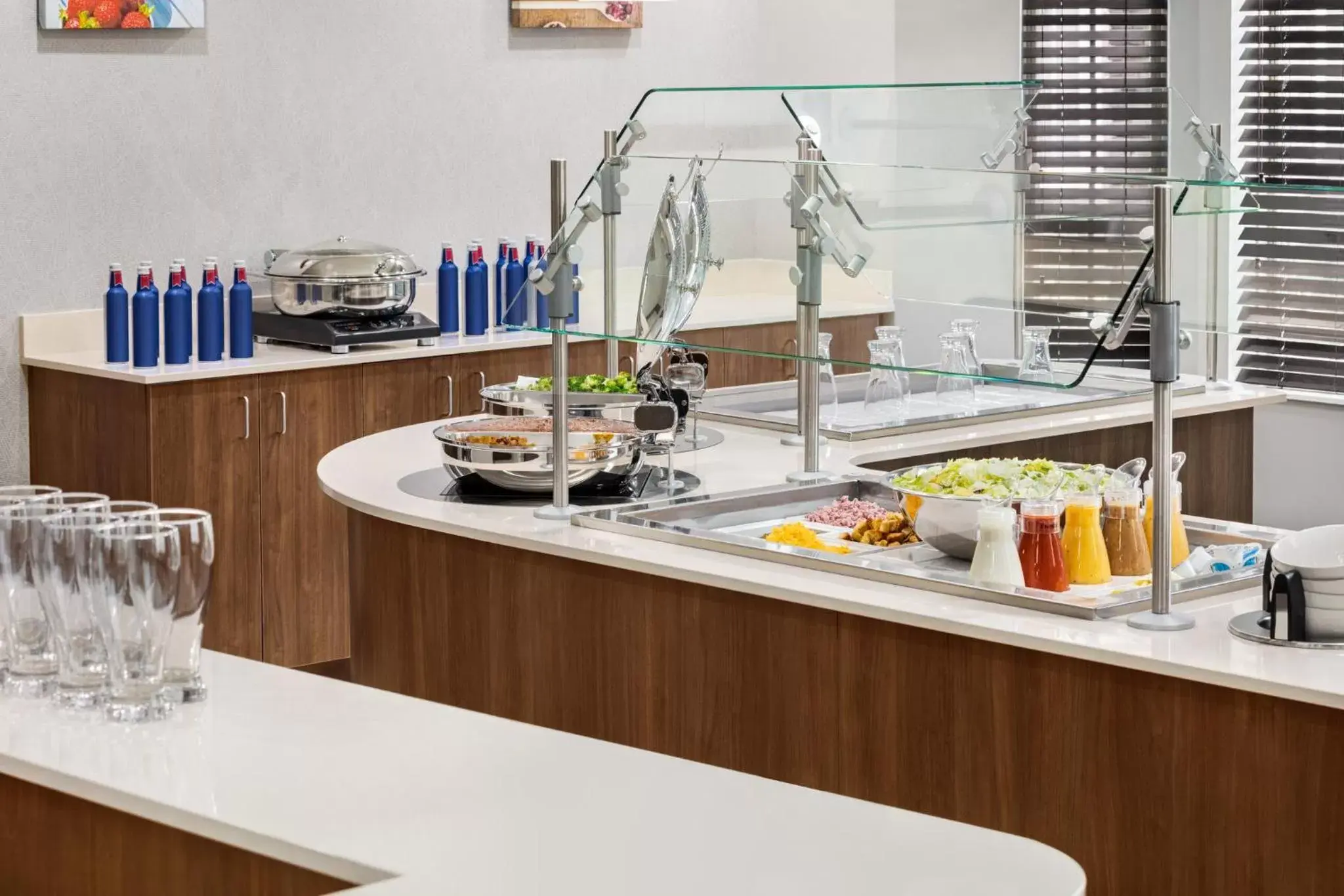 Restaurant/places to eat in Staybridge Suites Fort Wayne by IHG Restaurant/places to eat in Staybridge Suites Fort Wayne by IHG