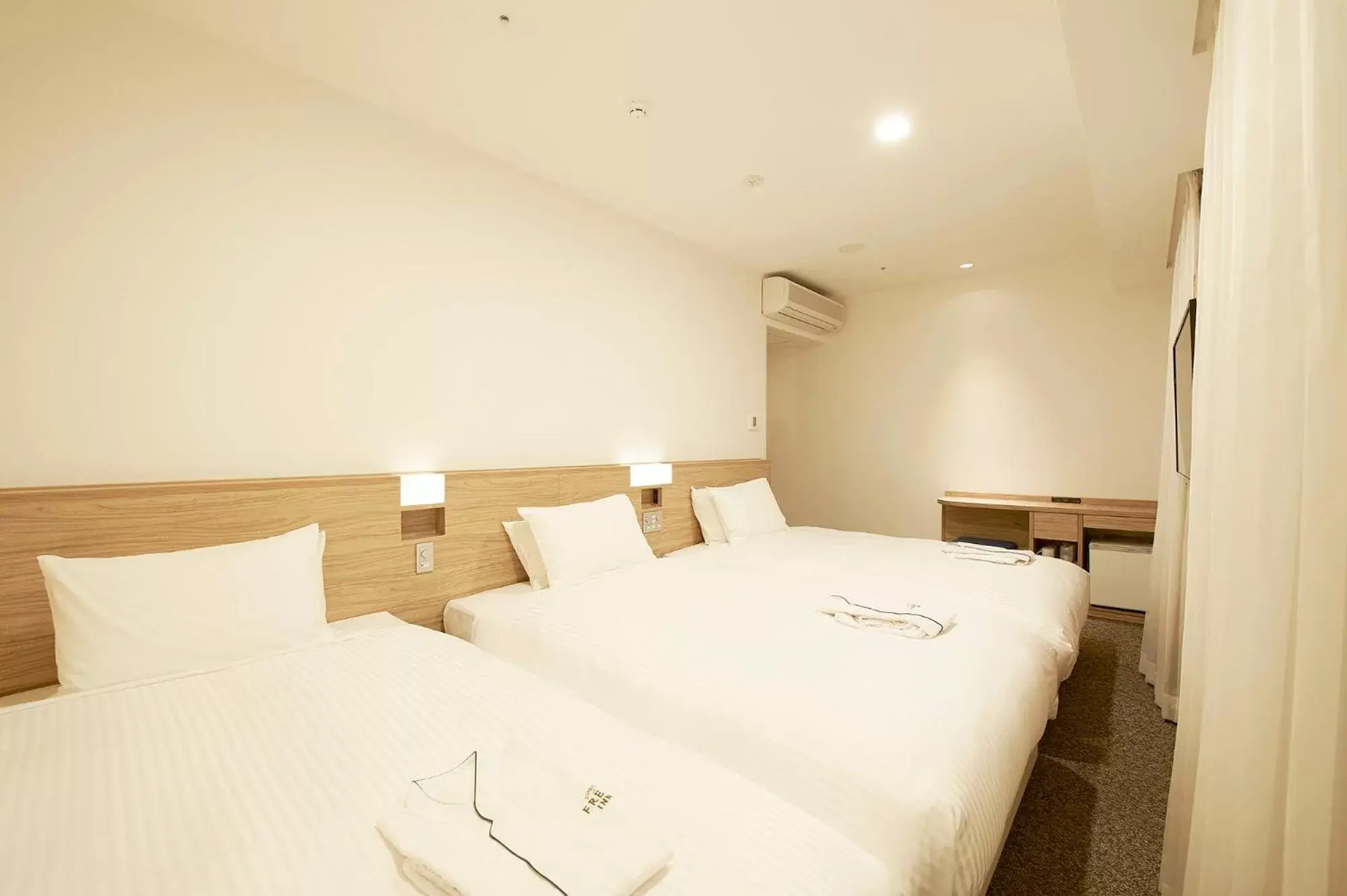 Photo of the whole room, Bed in Sotetsu Fresa Inn Tokyo Kinshicho