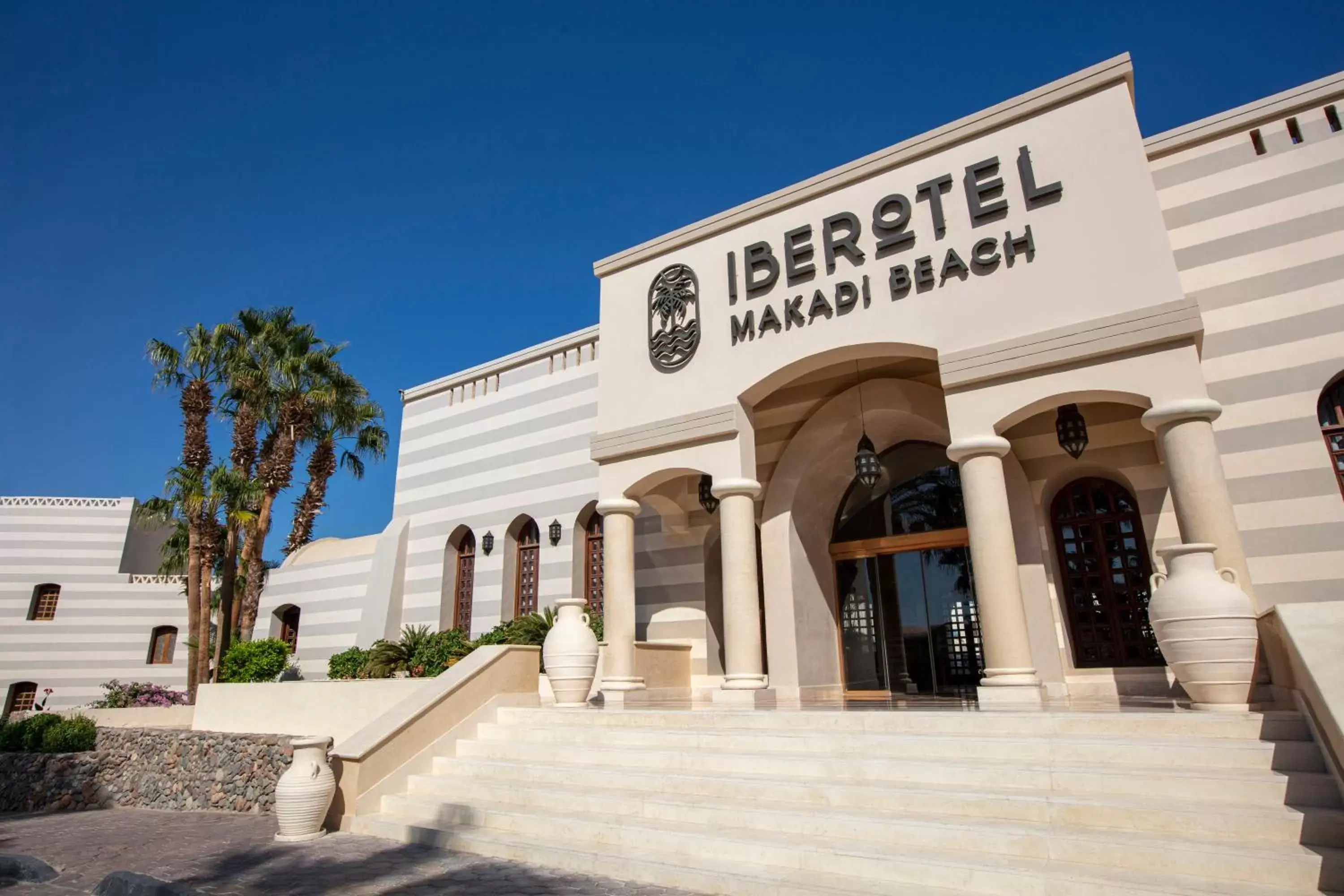 Facade/entrance, Property Building in Iberotel Makadi Beach