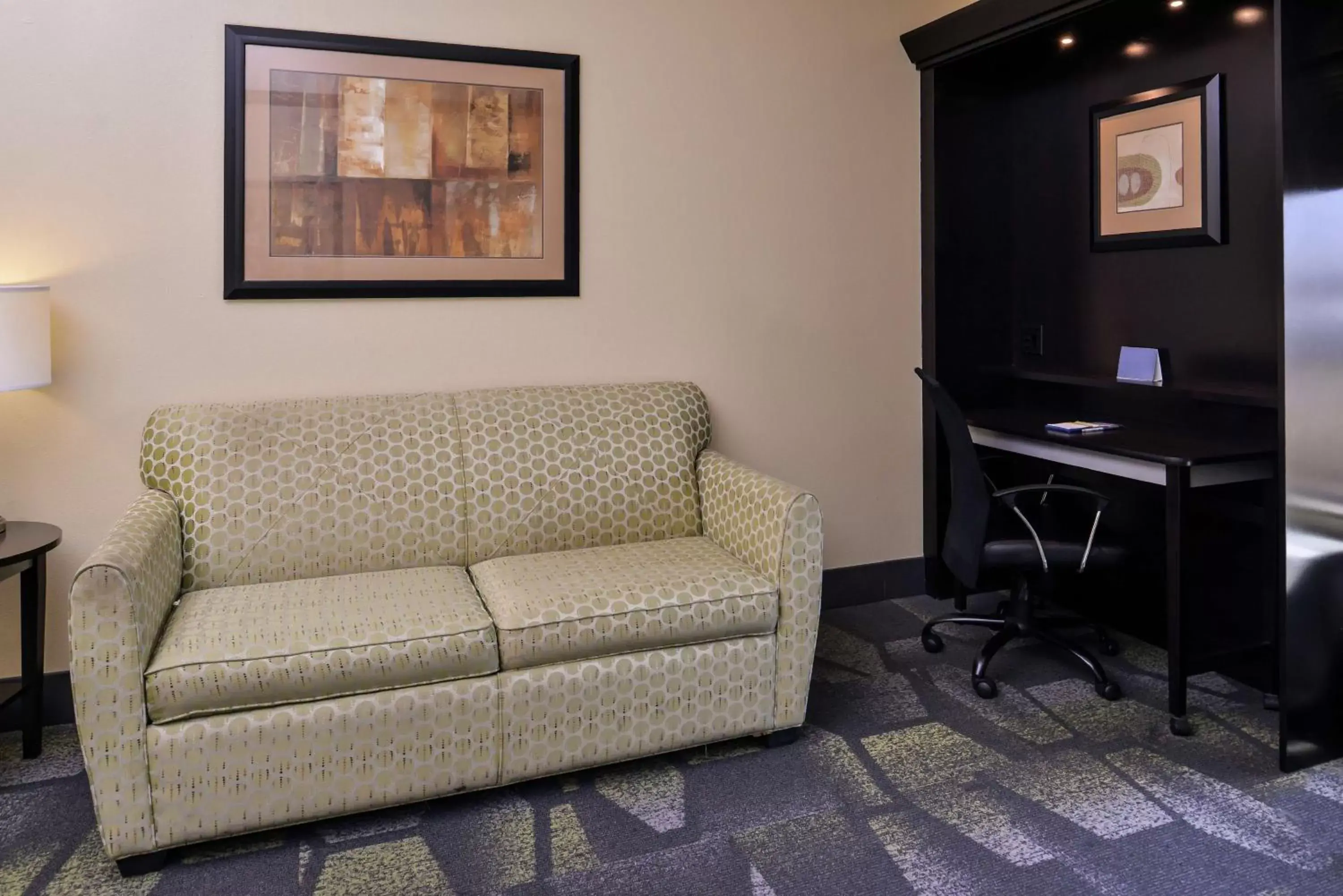 Bedroom, Seating Area in Hampton Inn & Suites Big Spring