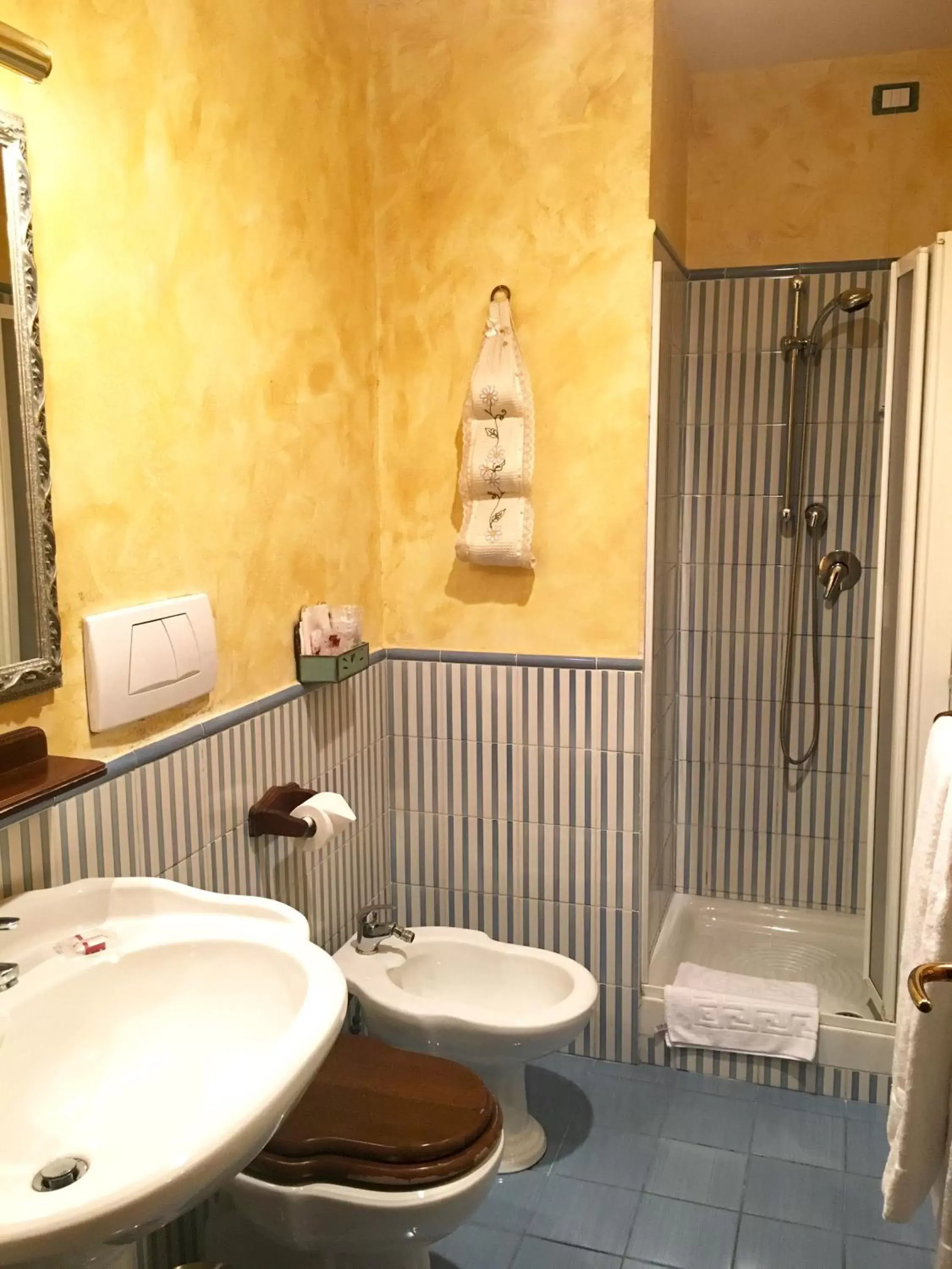 Shower, Bathroom in Residenza Ave Roma