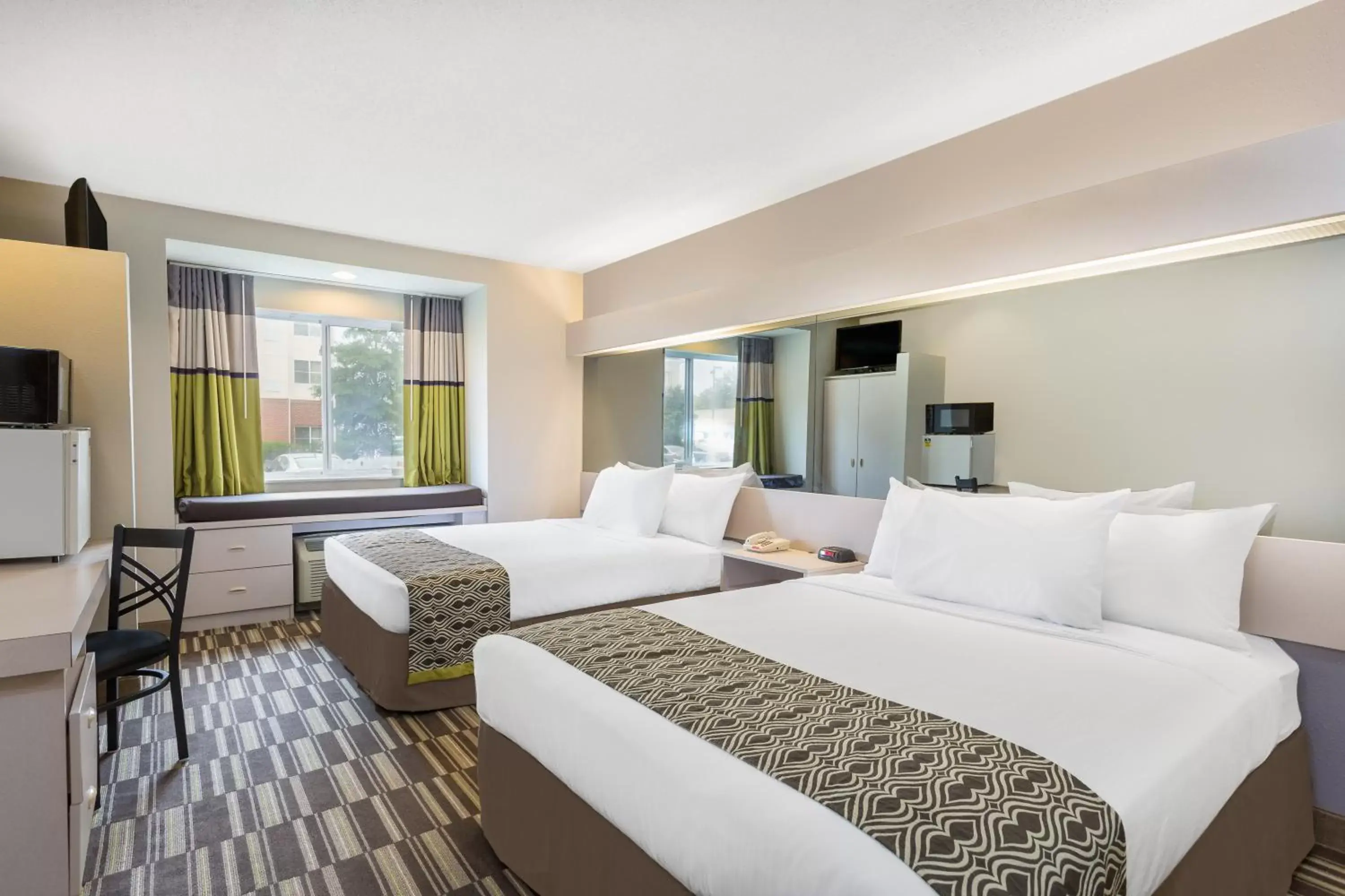 Bedroom, Bed in Microtel Inn & Suites by Wyndham