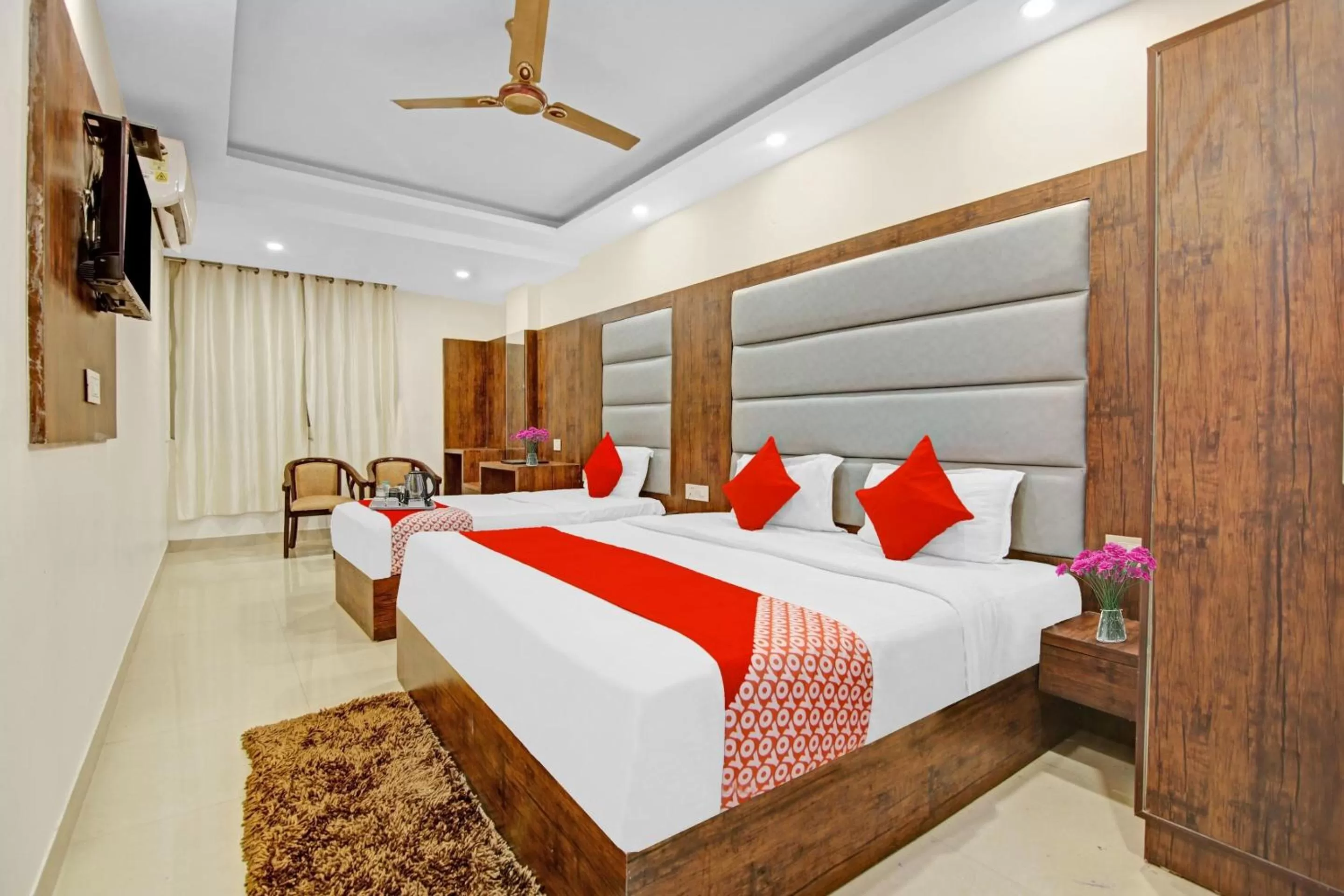 Bedroom in Super OYO Flagship Hotel Tez Plaza
