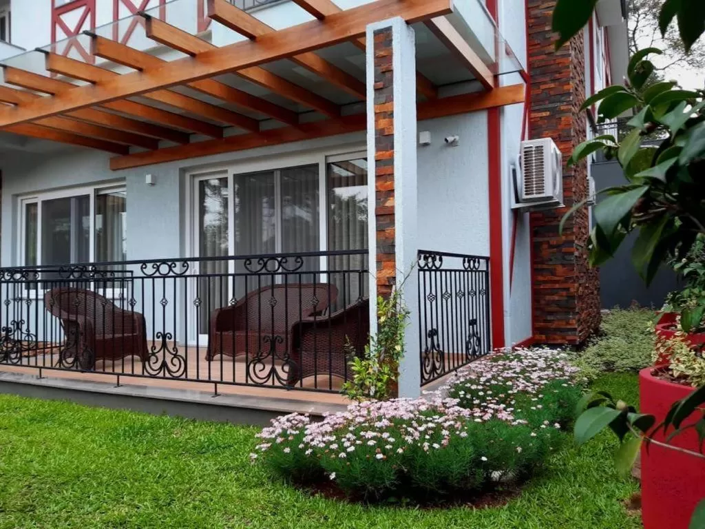 Property building in Pousada Brombatti