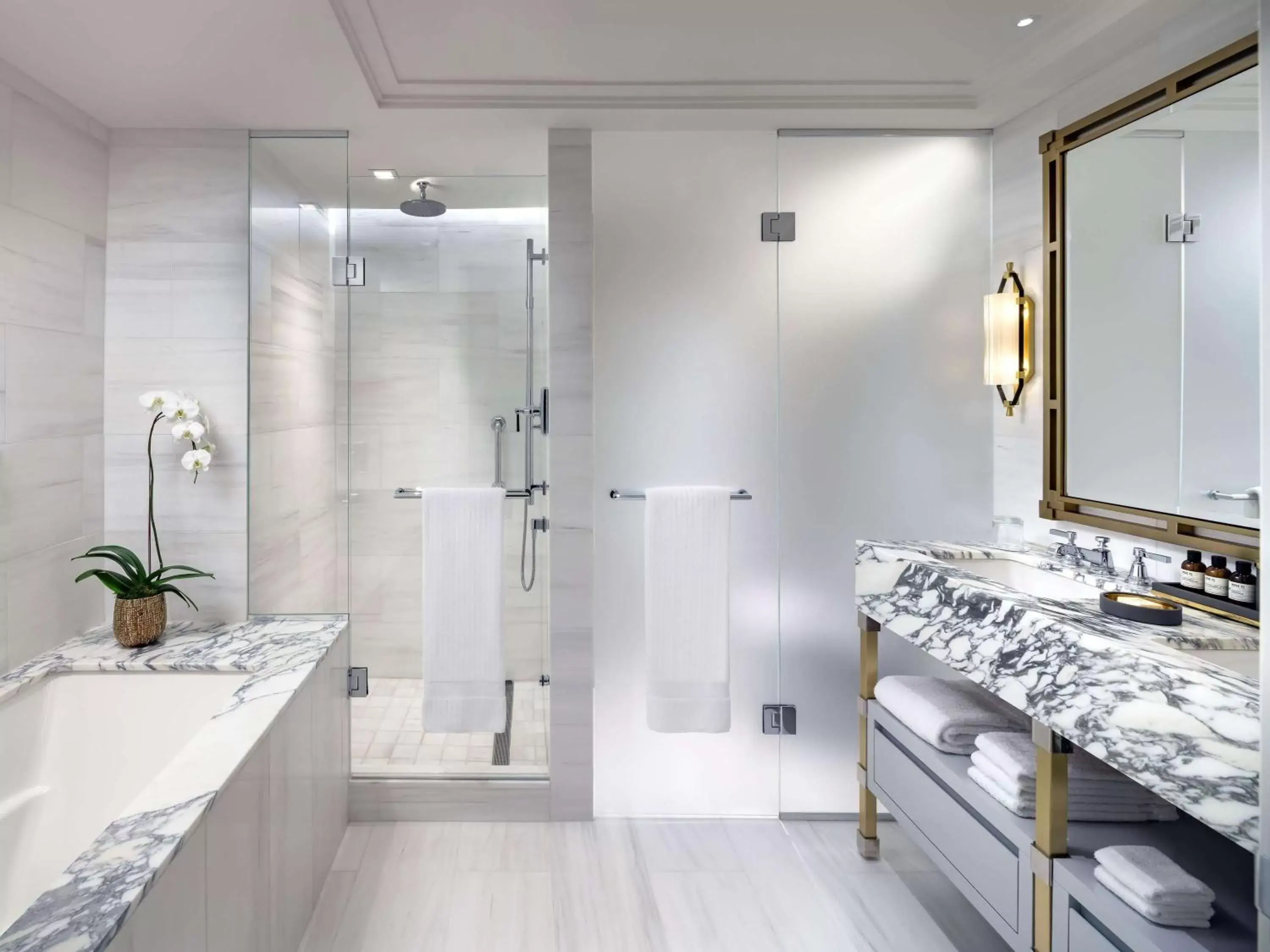 Bathroom in Fairmont Royal York Hotel