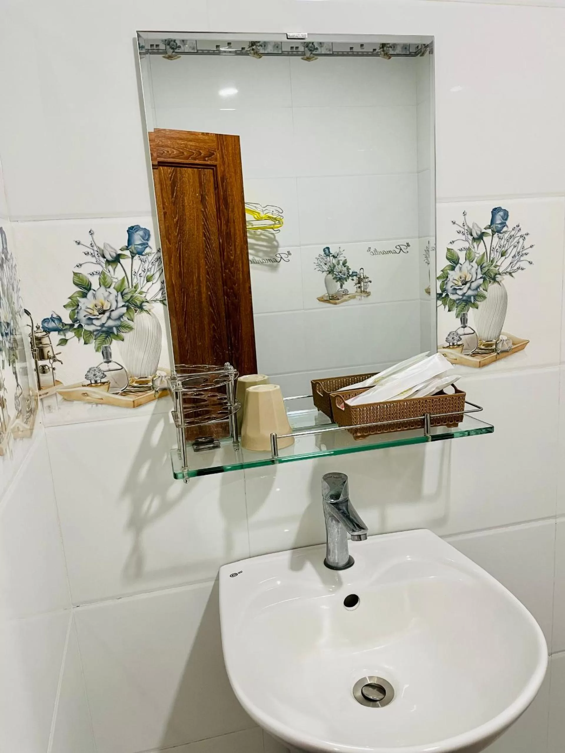 Bathroom in Nhu Y Hotel