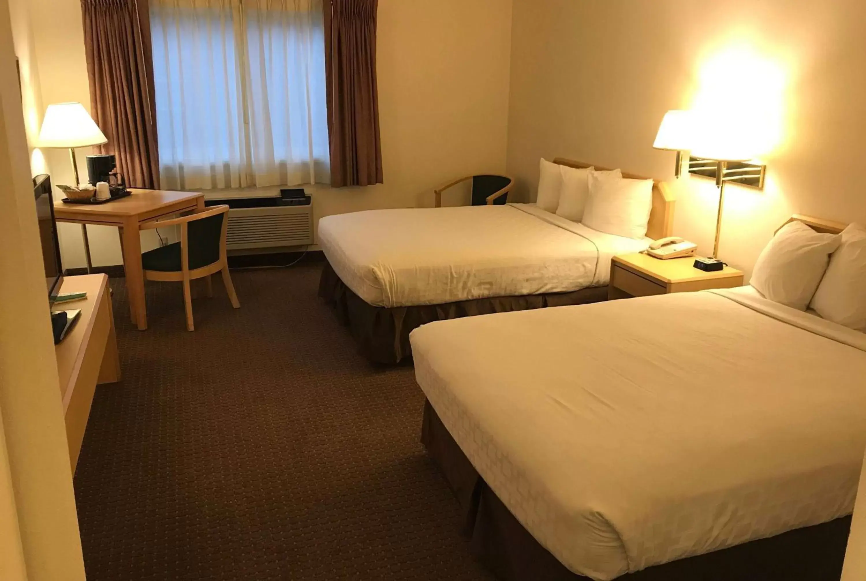 Double Room with Two Double Beds - Mobility Access/Non-Smoking in Inn at Lander, Travelodge by Wyndham Double Room with Two Double Beds - Mobility Access/Non-Smoking in Inn at Lander, Travelodge by Wyndham
