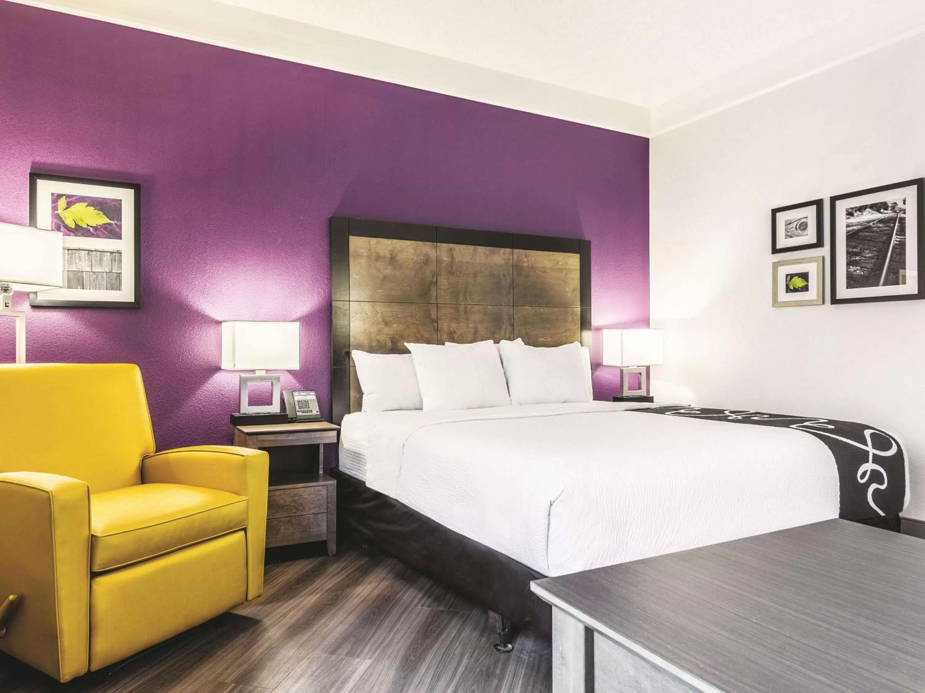 Photo of the whole room, Bed in La Quinta by Wyndham Shreveport Airport