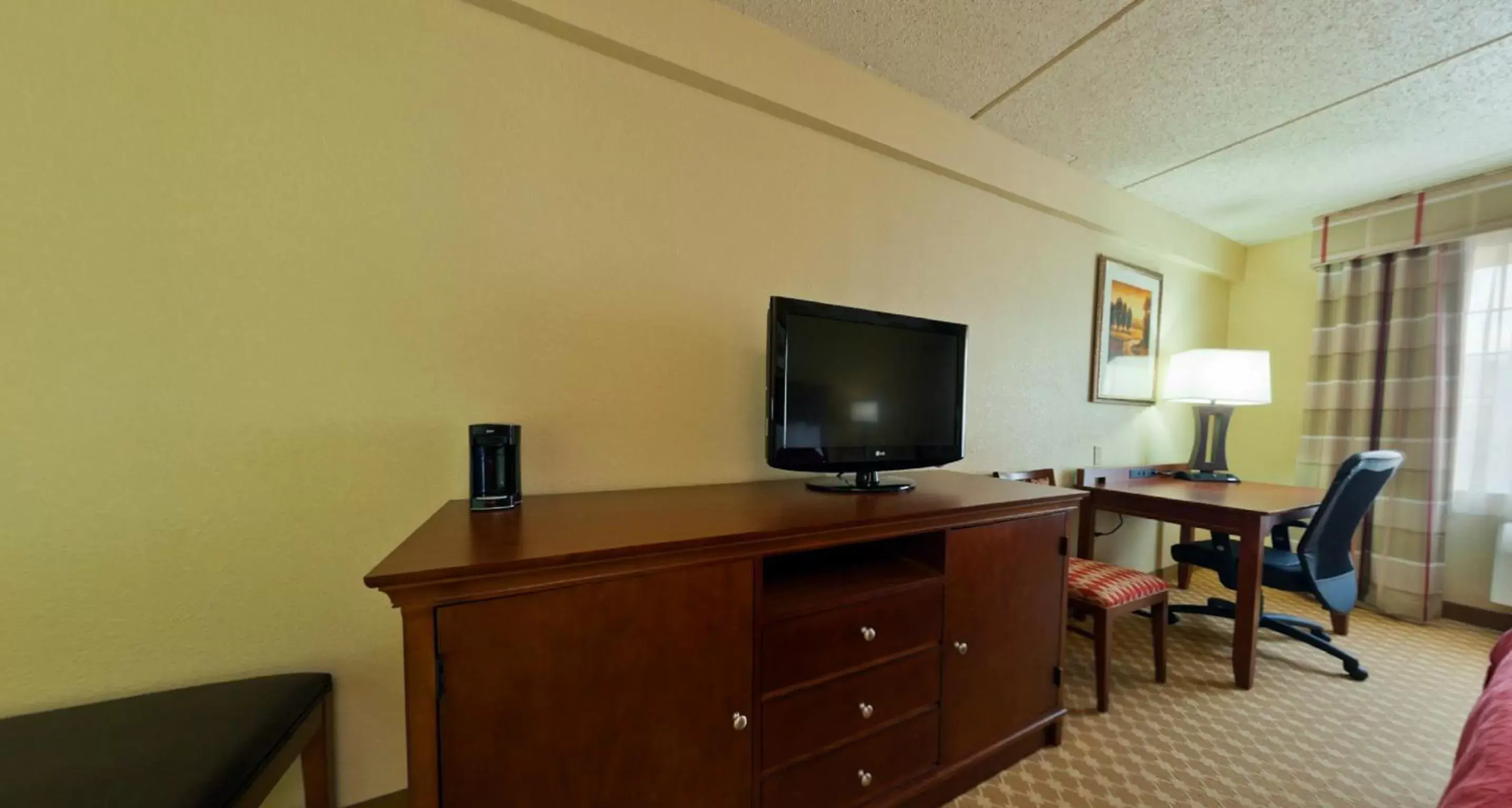 TV and multimedia, TV/Entertainment Center in Country Inn & Suites by Radisson, Kalamazoo, MI