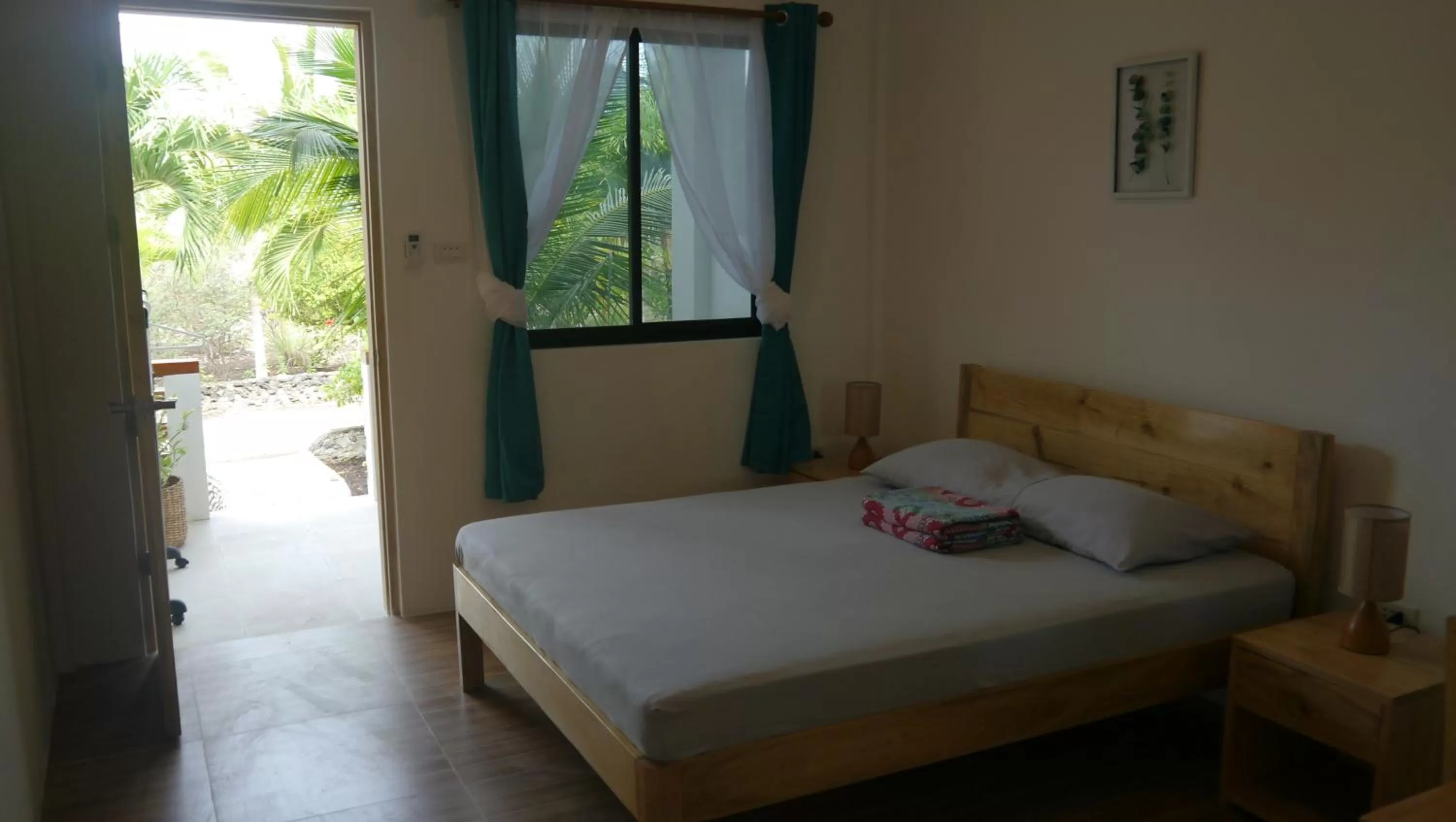 Bed in Moalboal T Breeze Coastal Resort