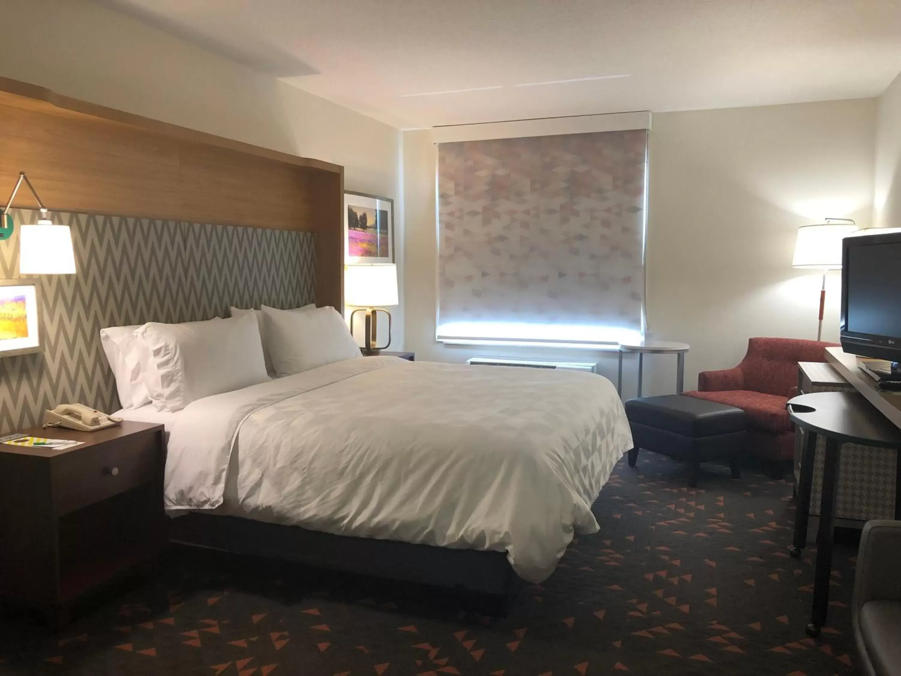 Photo of the whole room, Bed in Holiday Inn Statesboro-University Area, an IHG Hotel