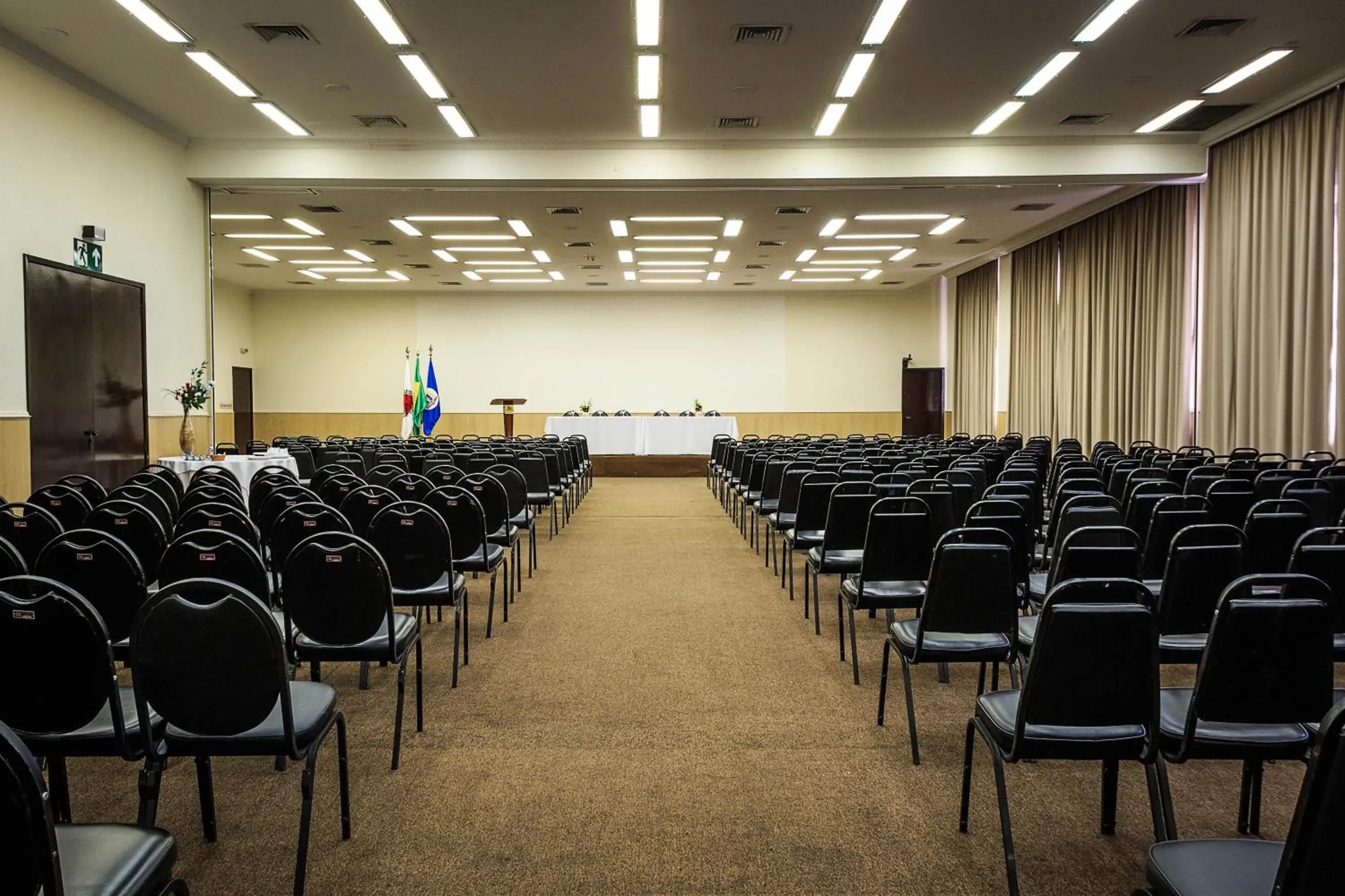 Meeting/conference room in Marques Plaza Hotel