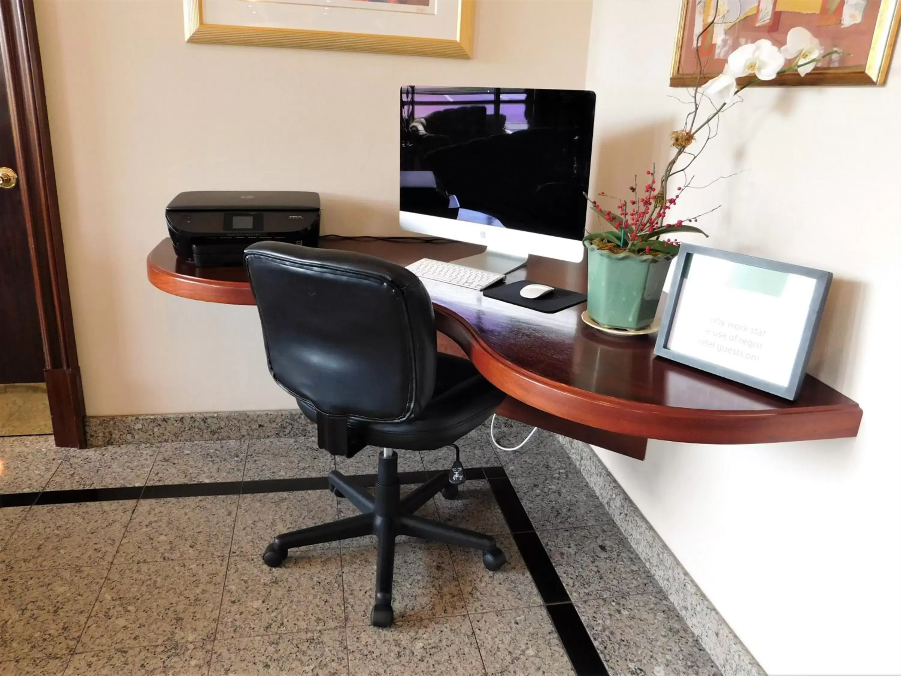 Business facilities, Business Area/Conference Room in Town & Country Inn and Suites