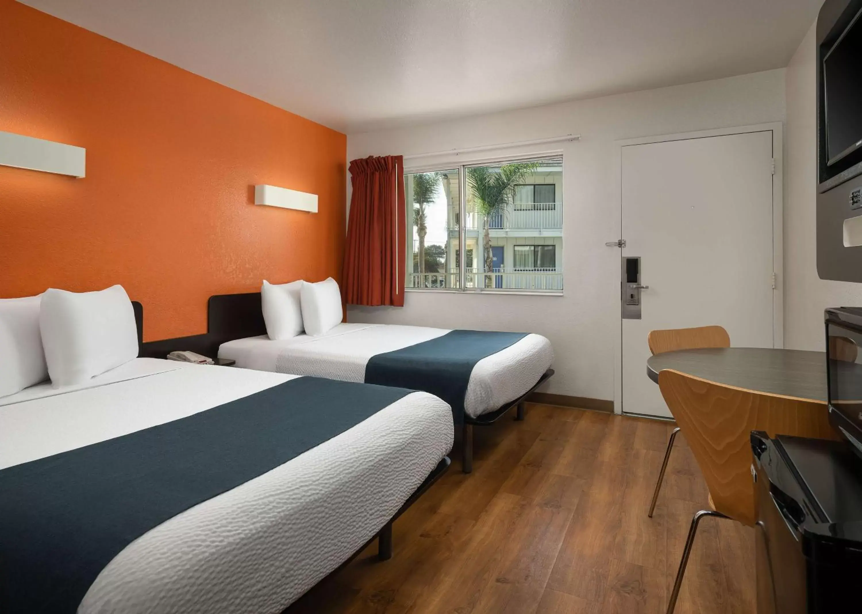Bedroom in Motel 6-Carpinteria, CA - Santa Barbara - North