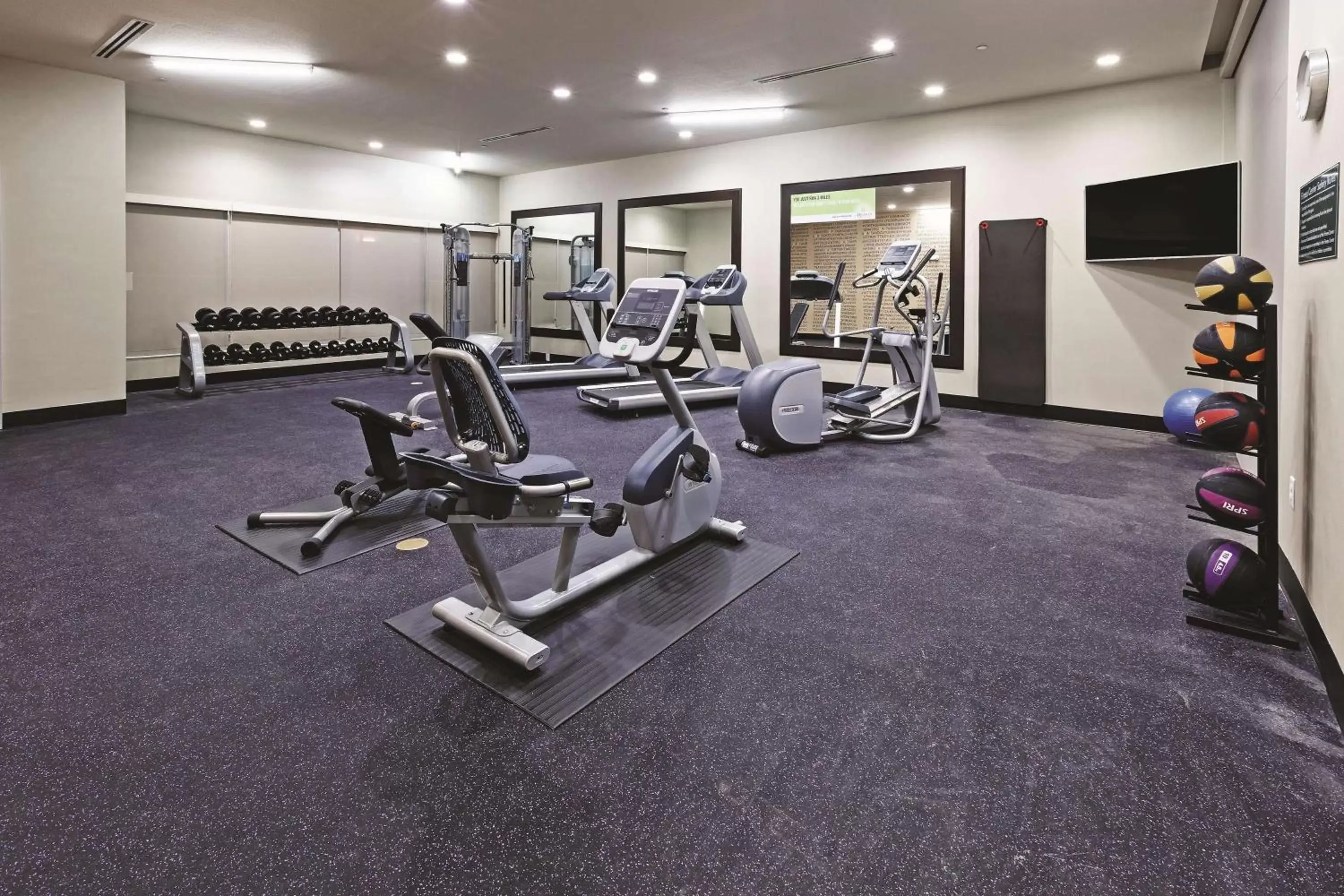 Fitness centre/facilities, Fitness Center/Facilities in La Quinta by Wyndham College Station South