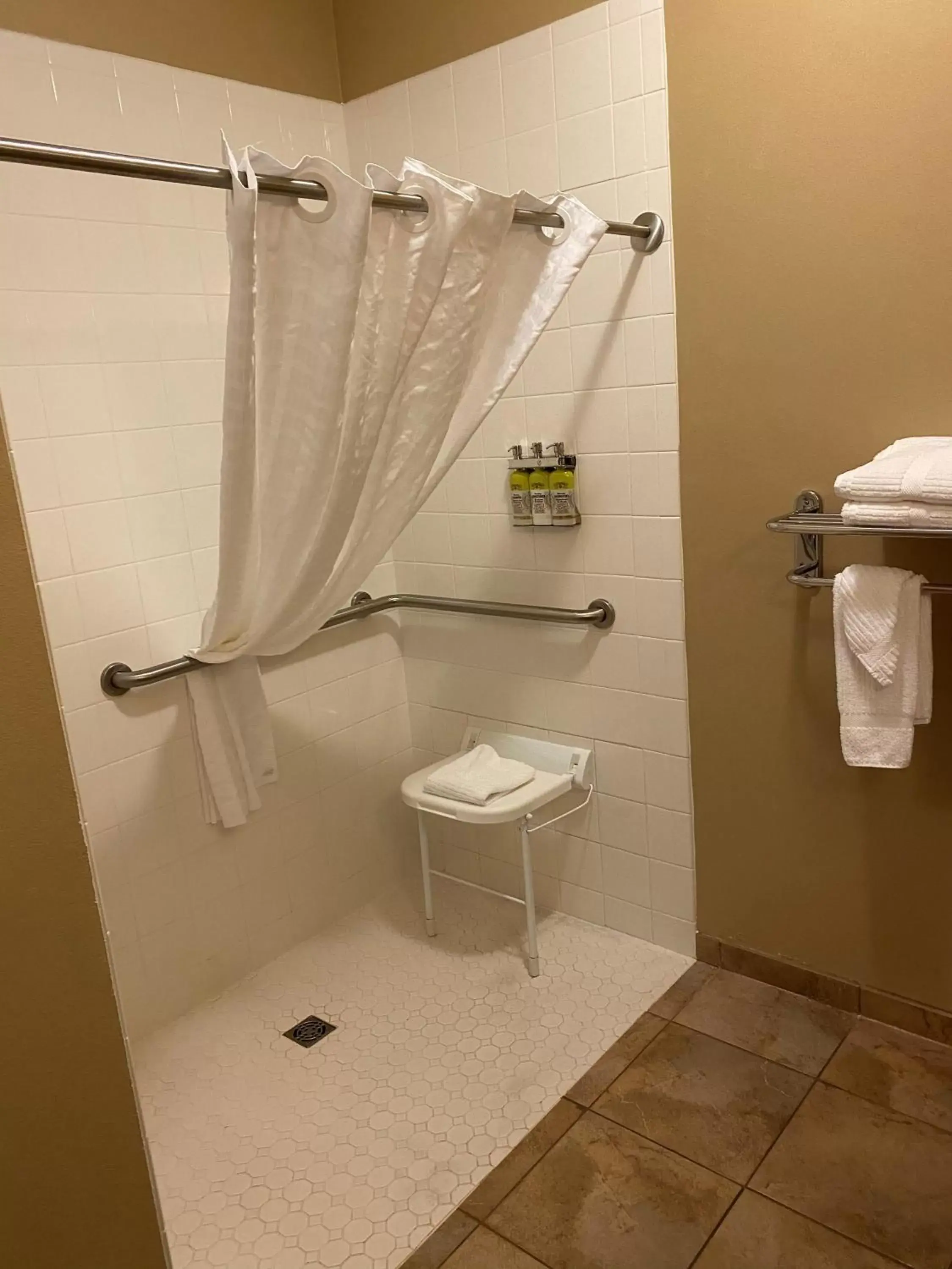 Bathroom in Candlewood Suites Radcliff - Fort Knox, an IHG Hotel