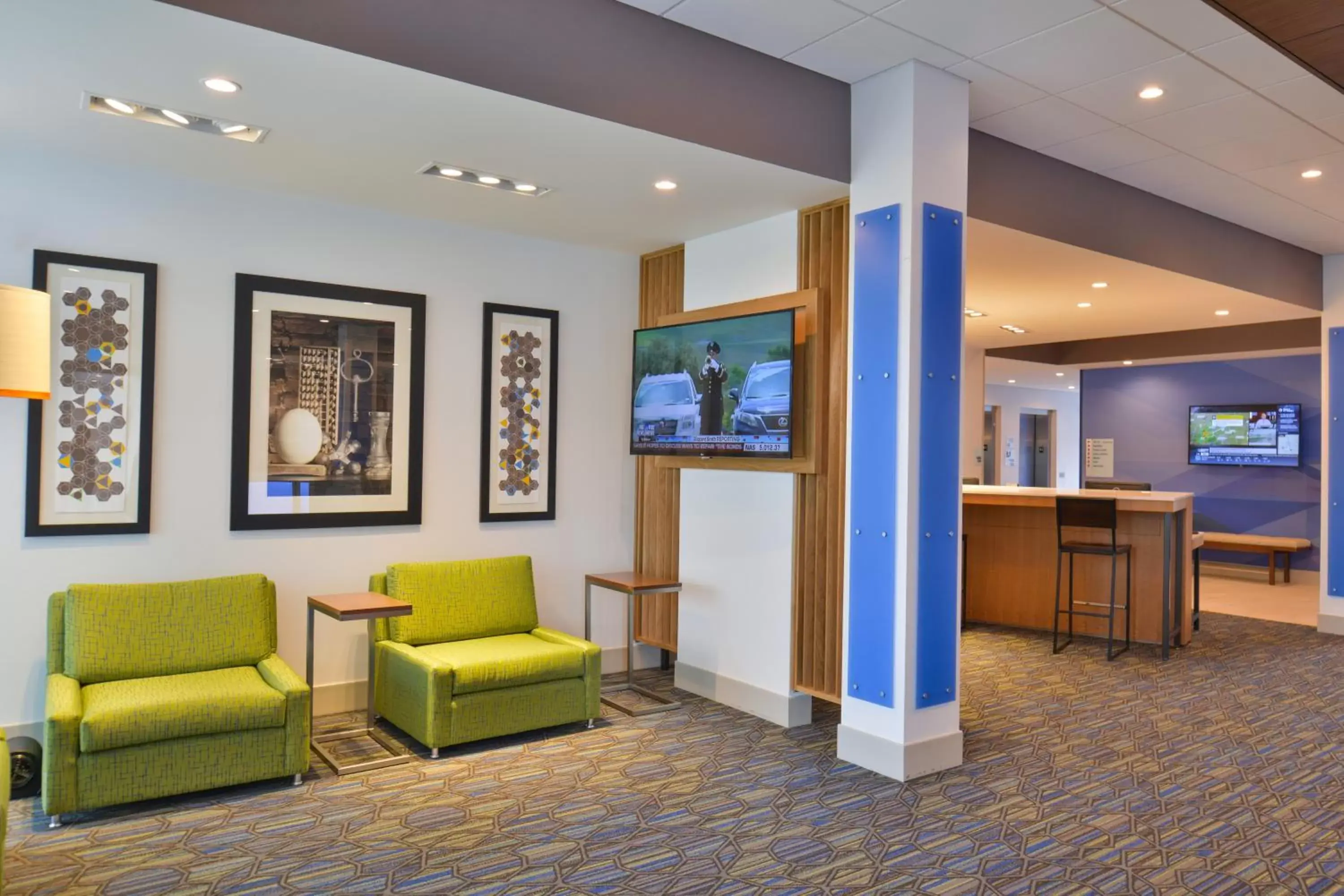 Property building, Lobby/Reception in Holiday Inn Express & Suites Omaha Airport, an IHG Hotel