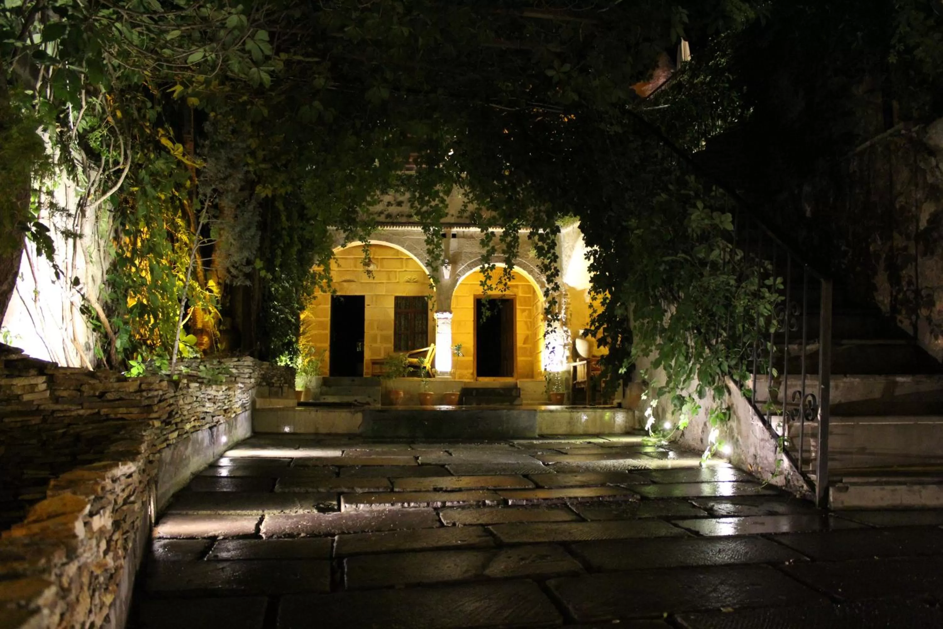 Facade/entrance in Local Cave House