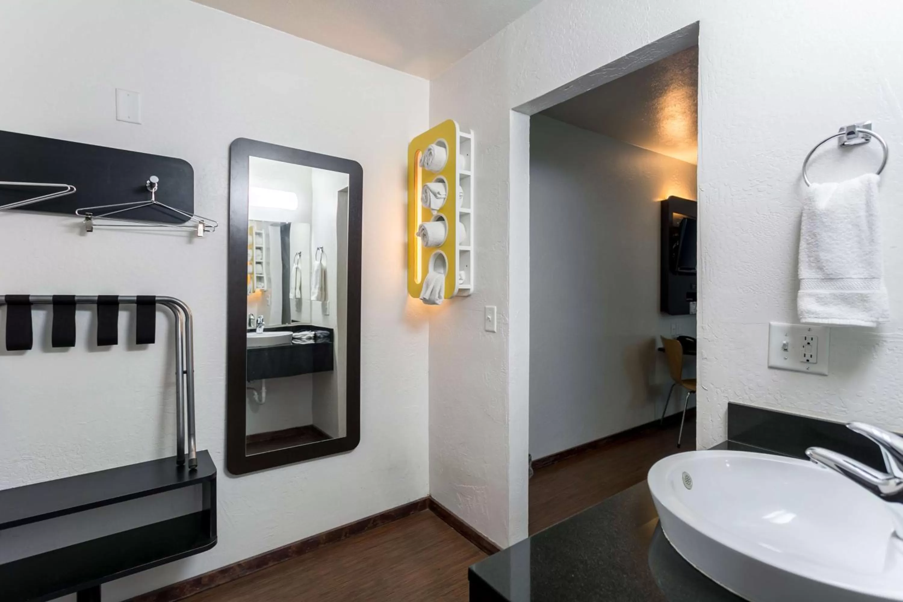 Photo of the whole room in Motel 6 University Missoula