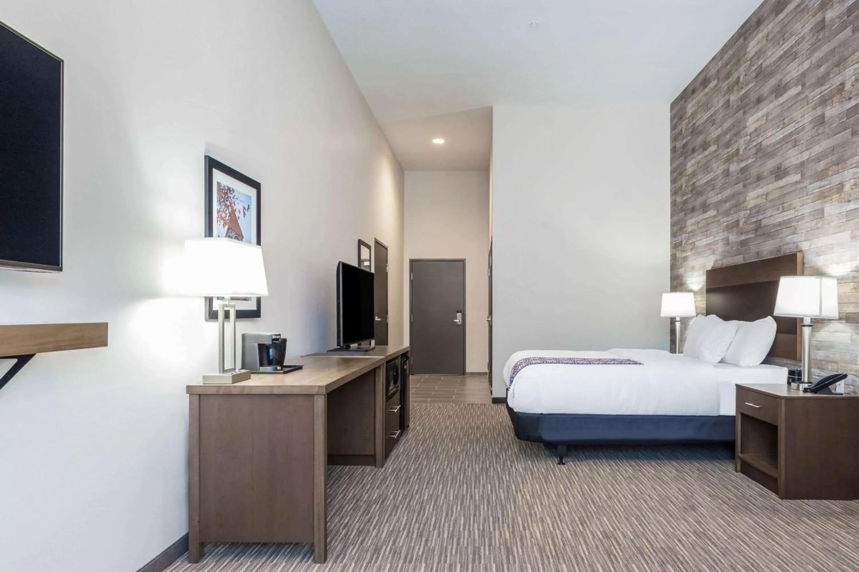 Photo of the whole room, Bed in La Quinta Inn and Suites by Wyndham Bloomington Photo of the whole room, Bed in La Quinta Inn and Suites by Wyndham Bloomington