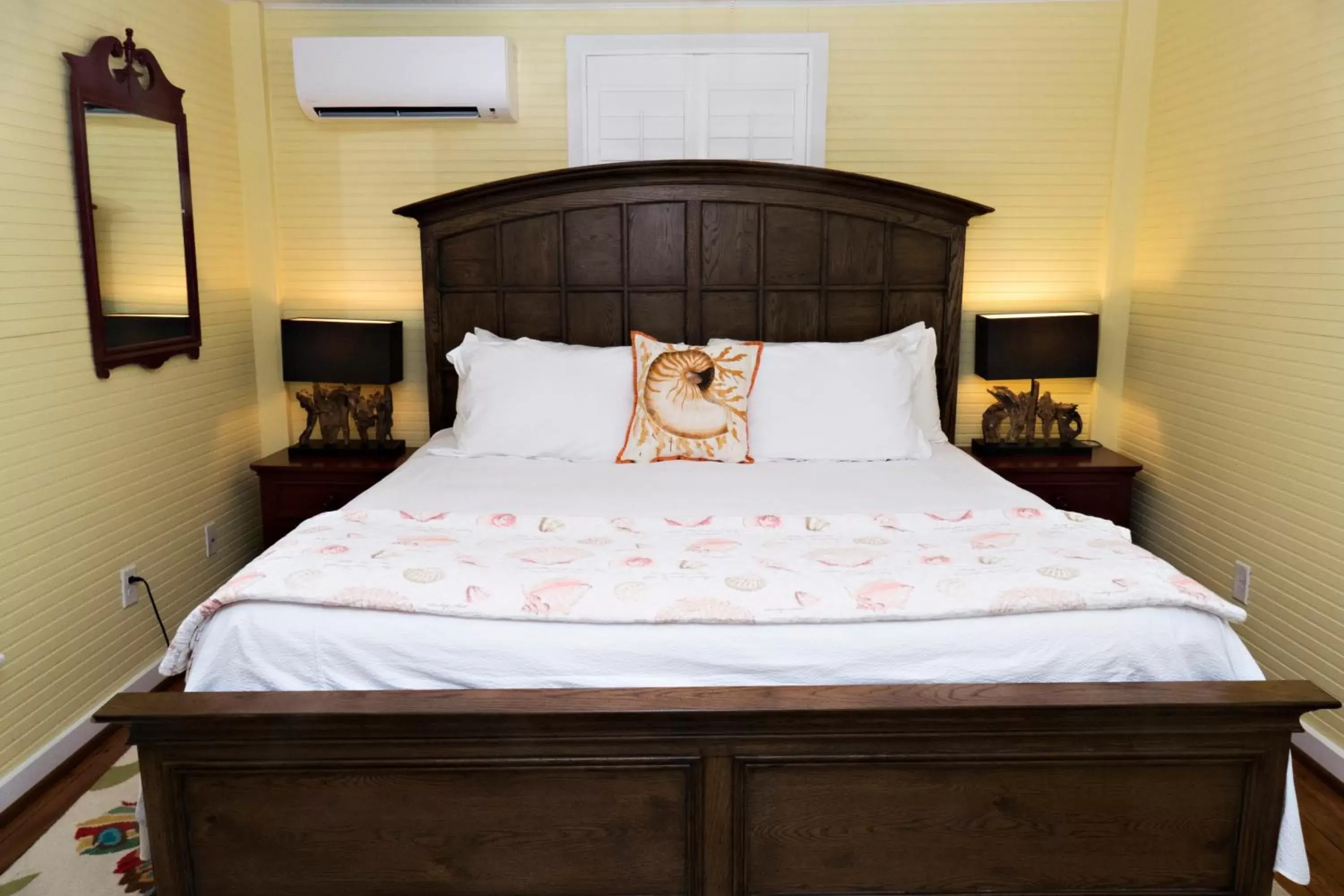Bed, Room Photo in Beachview Inn and Spa