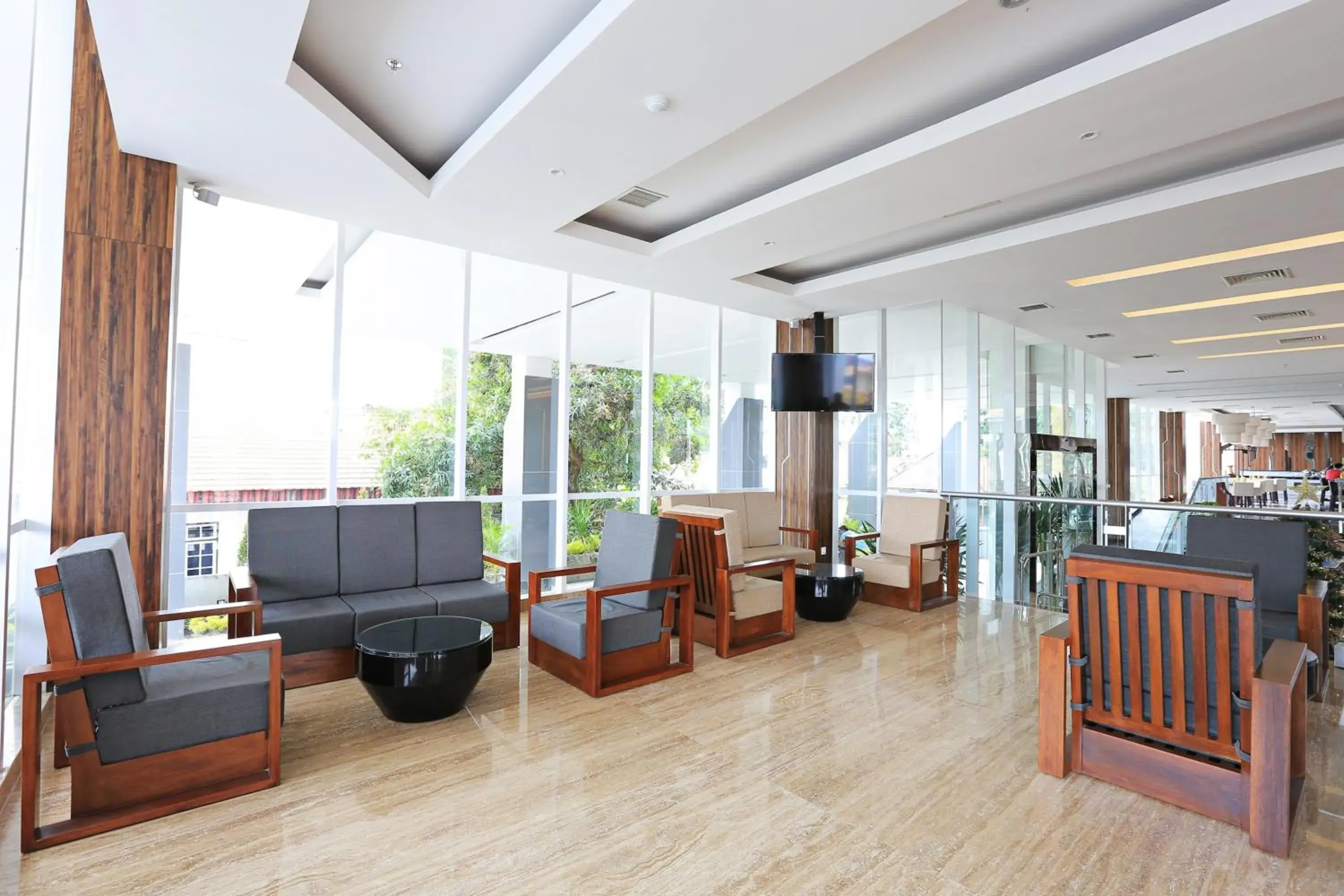 Lounge or bar, Lobby/Reception in Luminor Hotel Jambi Kebun Jeruk By WH