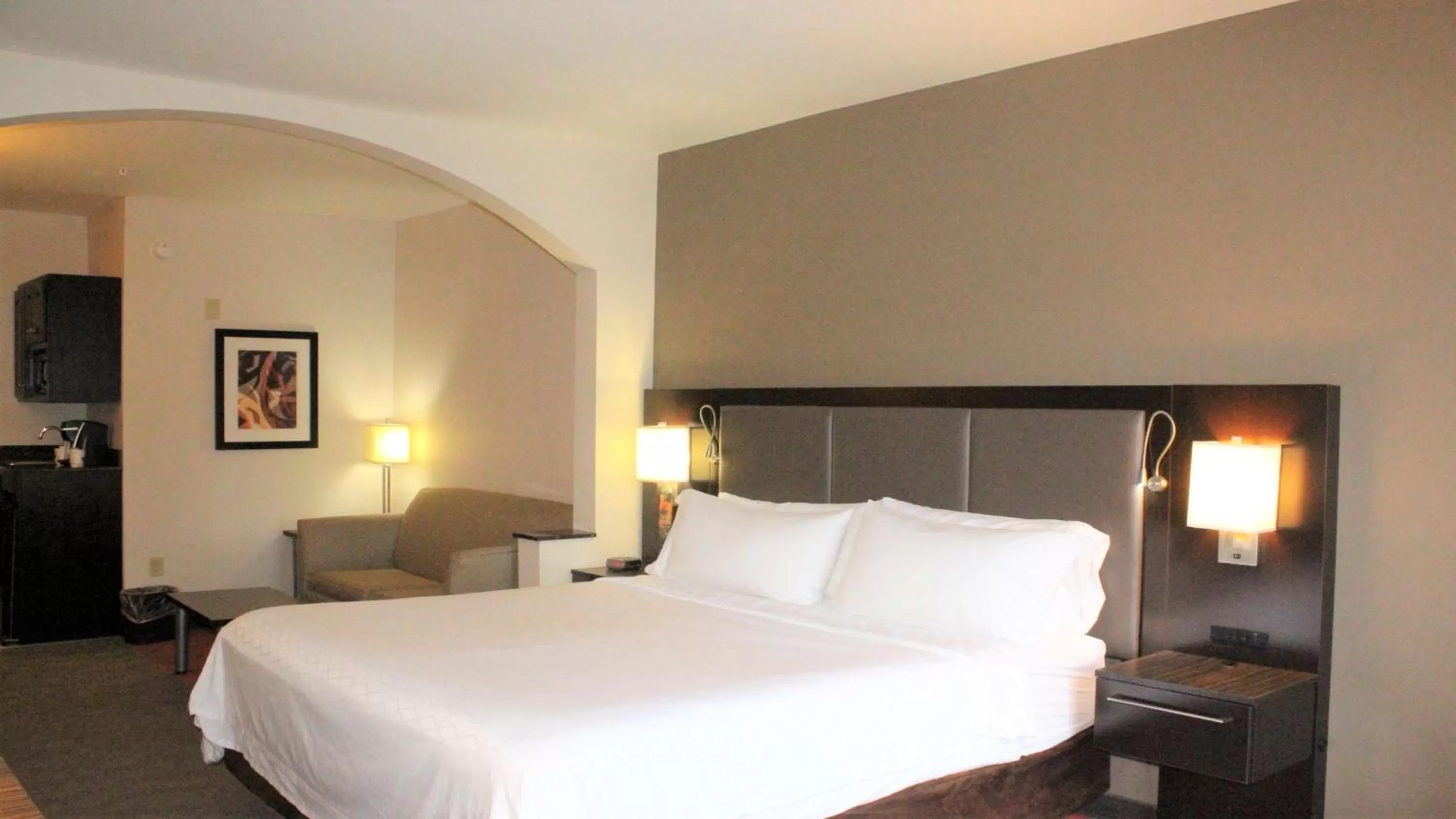 Photo of the whole room, Bed in Holiday Inn Express Hotels & Suites Rockingham West by IHG