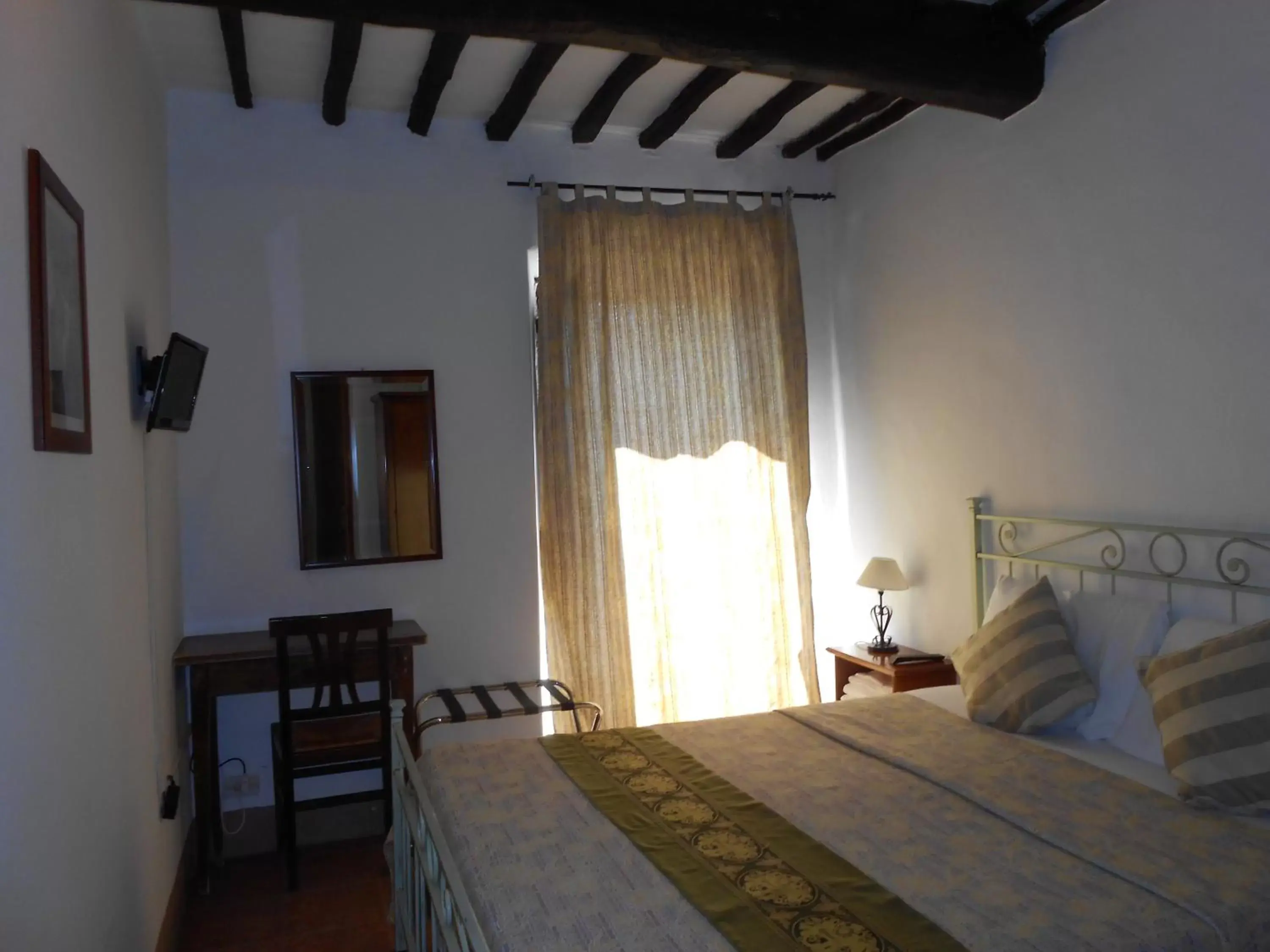 Photo of the whole room, Bed in Civita B&B