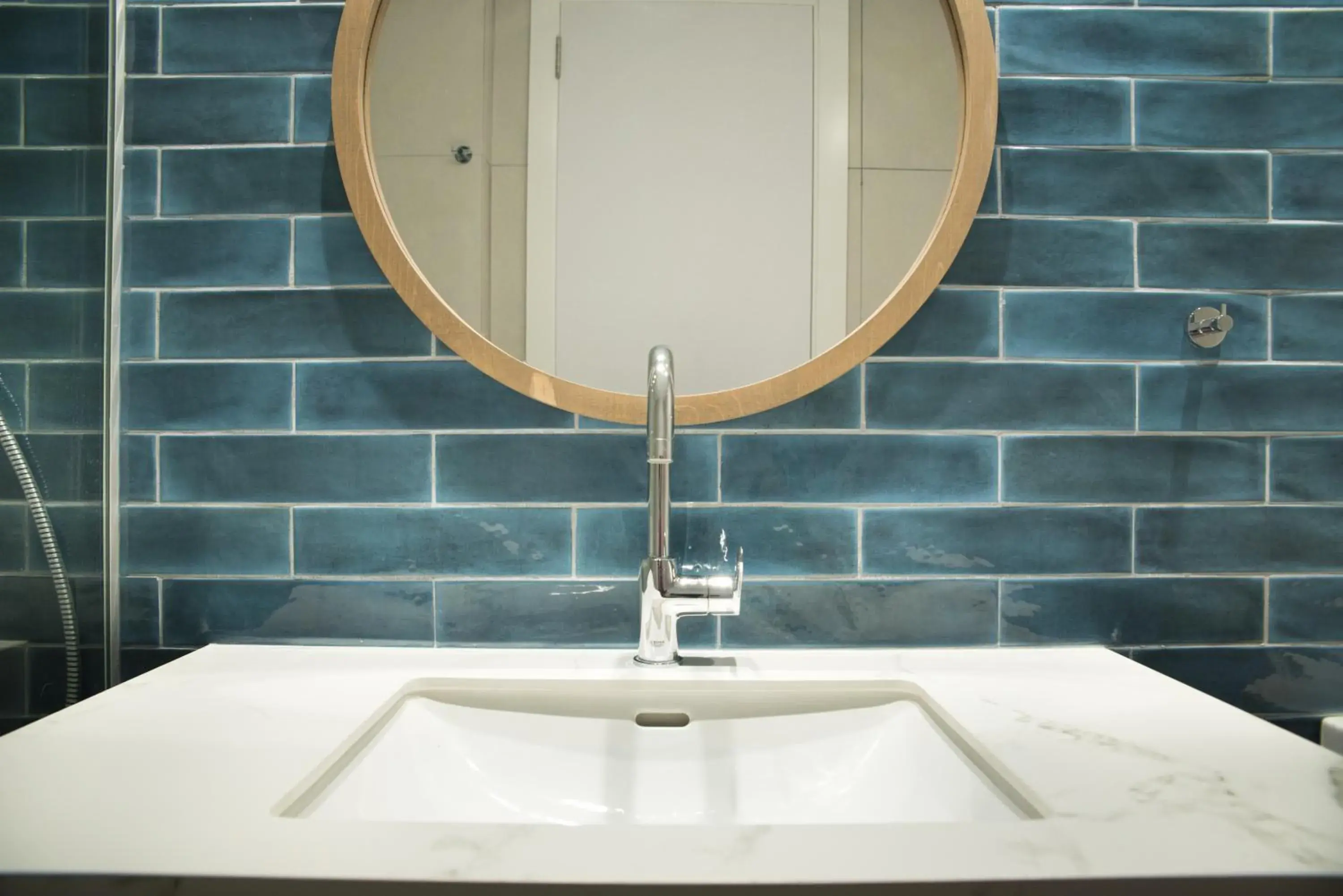 Bathroom in Mandali Hotel