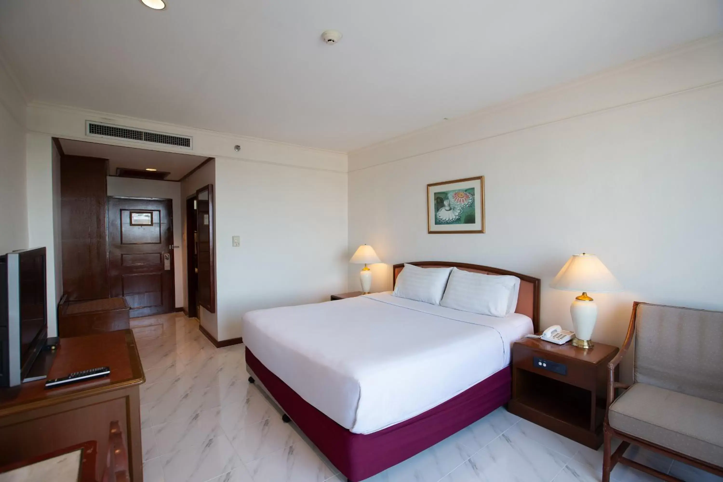 Bed in The Imperial Narathiwat Hotel