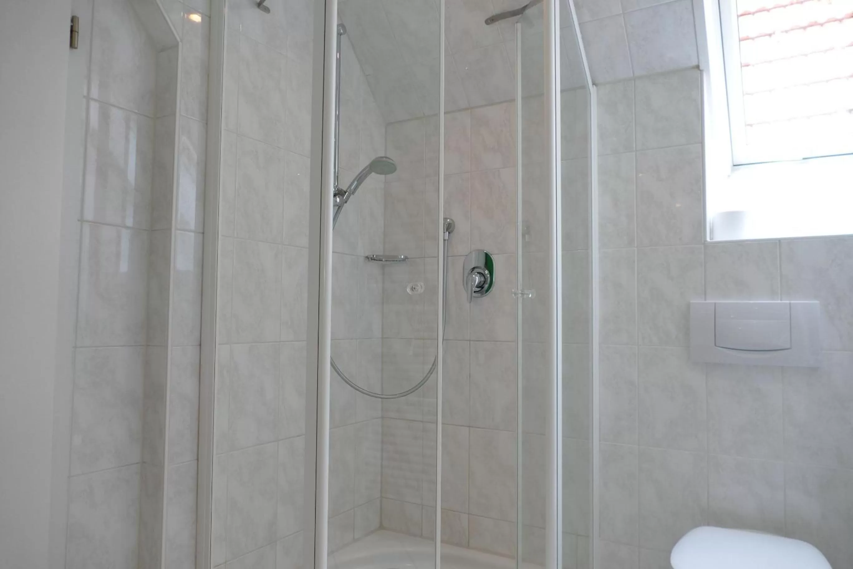 Bathroom in Altstadt-Hotel Zum Hechten