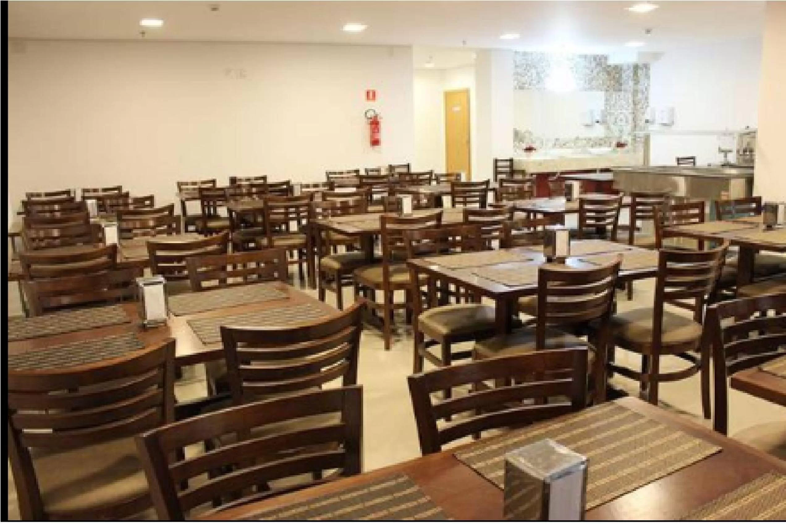 Dining area in Ágape Hotel De Aparecida