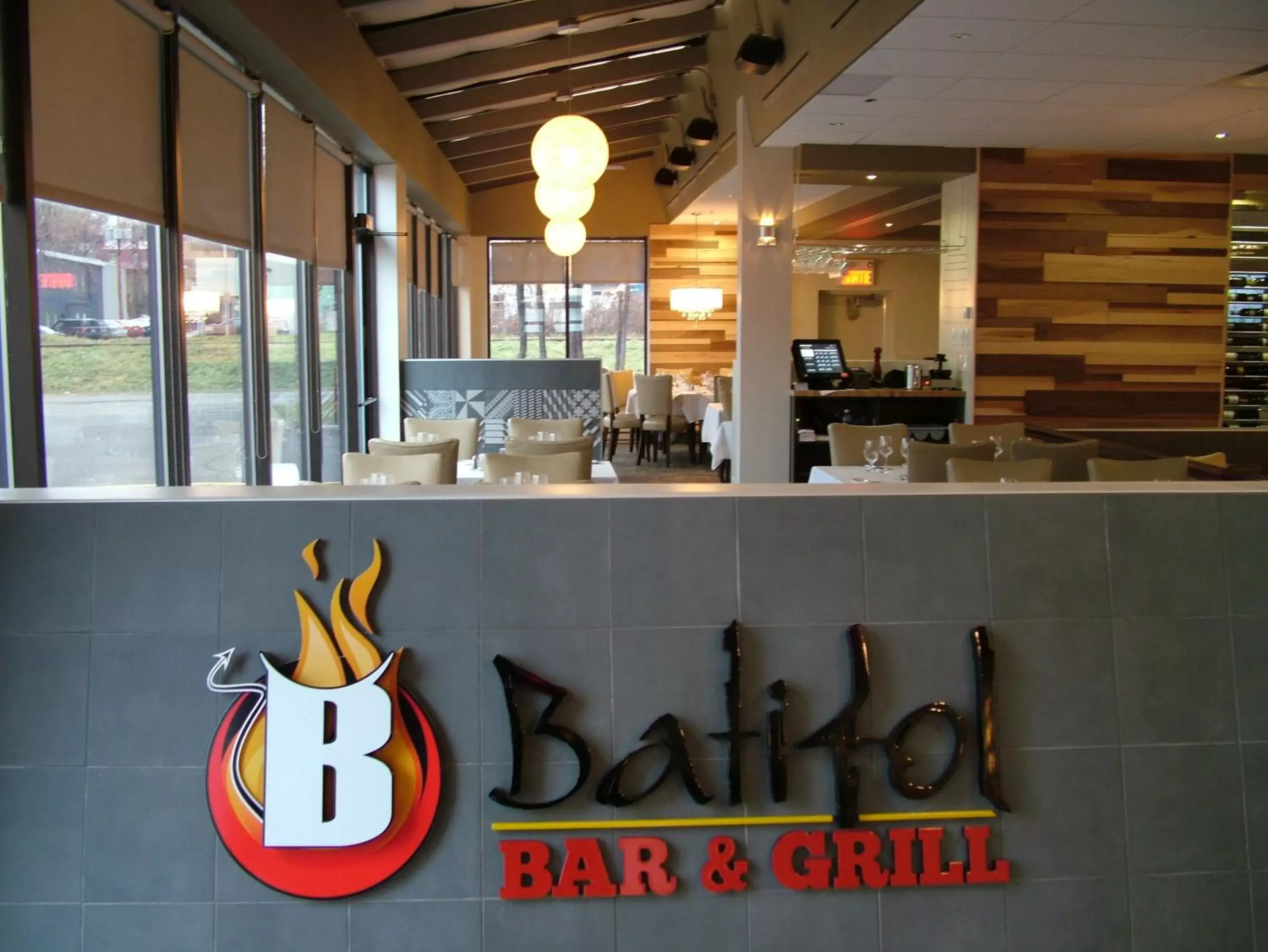 Restaurant/places to eat in Hotel Ambassadeur et Suites Restaurant/places to eat in Hotel Ambassadeur et Suites