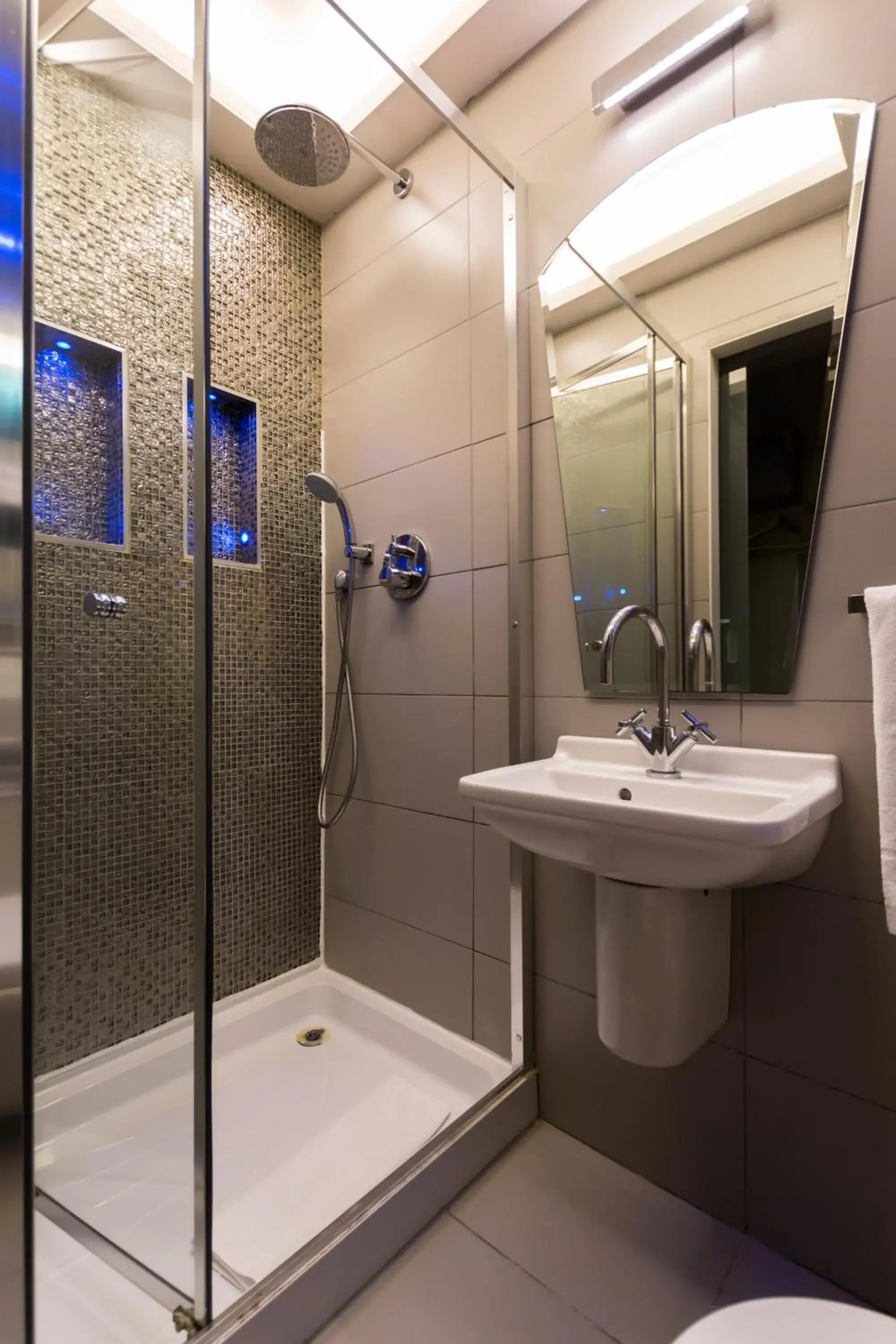 Bathroom in Arosfa Hotel London by Compass Hospitality