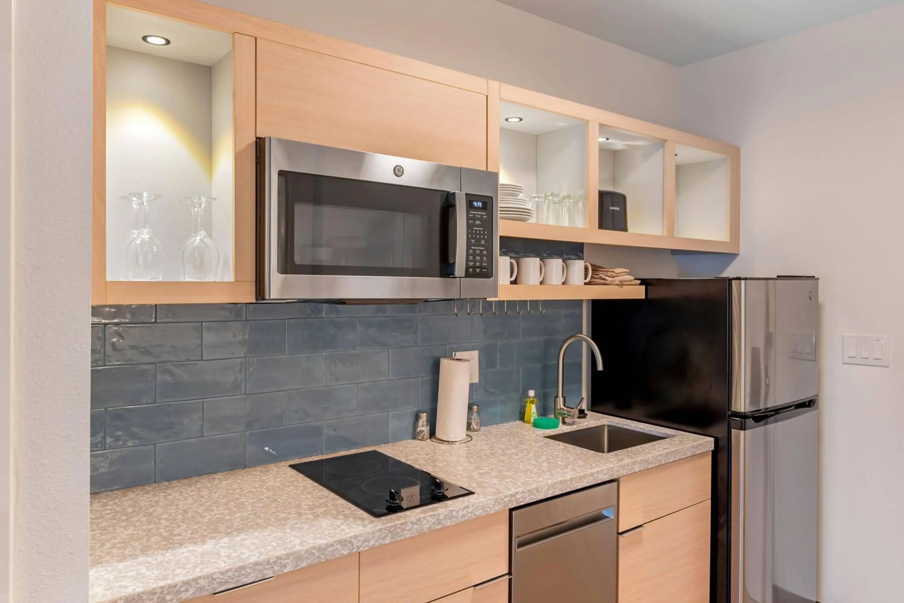 Kitchen or kitchenette in TownePlace Suites by Marriott Richmond Colonial Heights