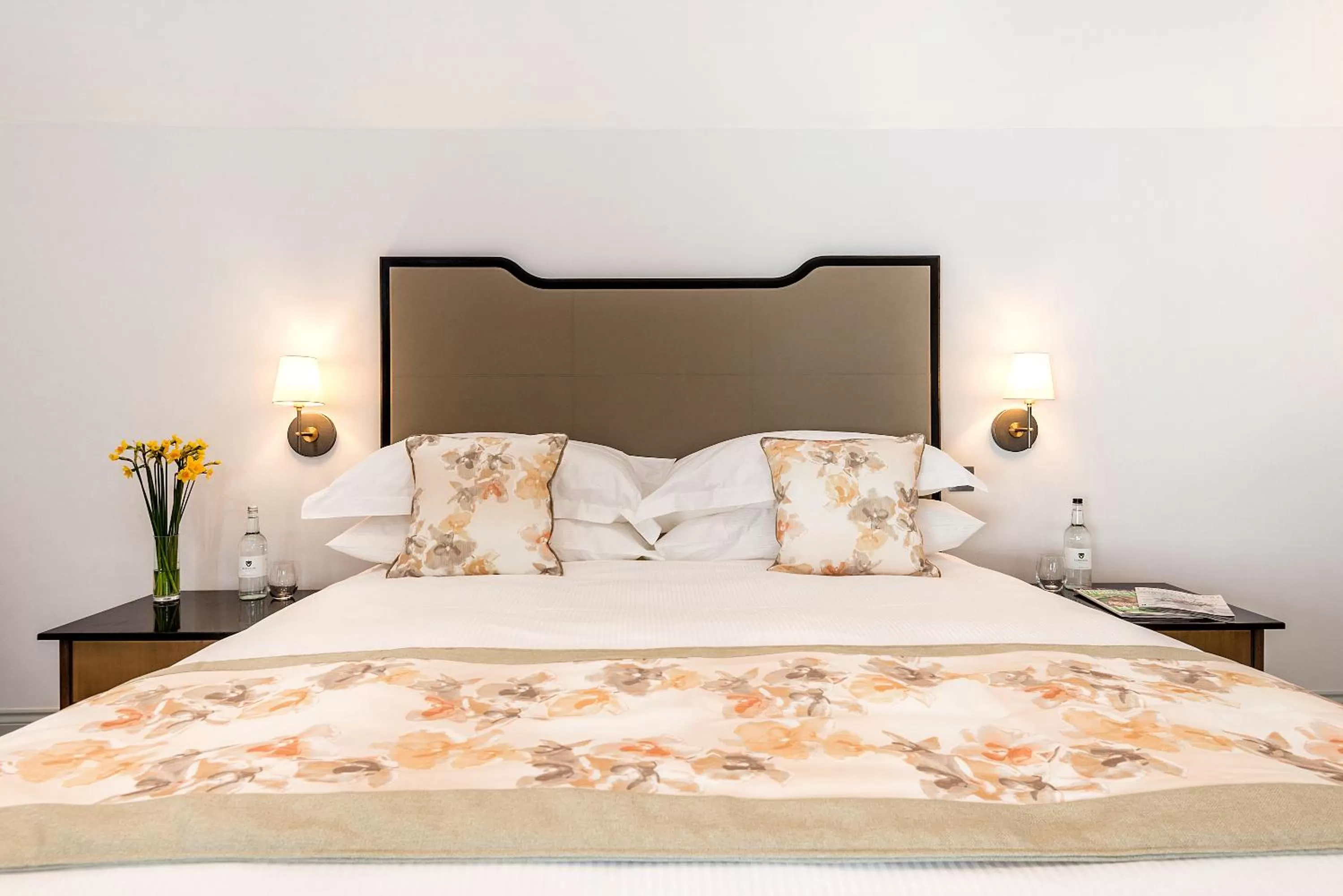 Bed in Burnside Hotel