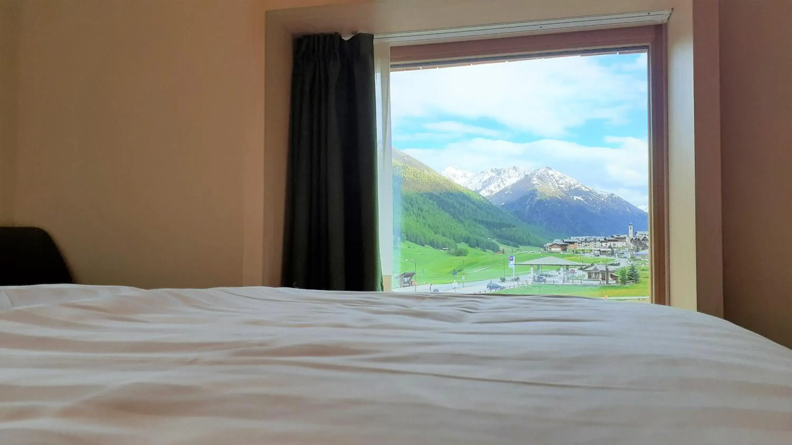 Mountain view, Bed in Livì Family Hotel