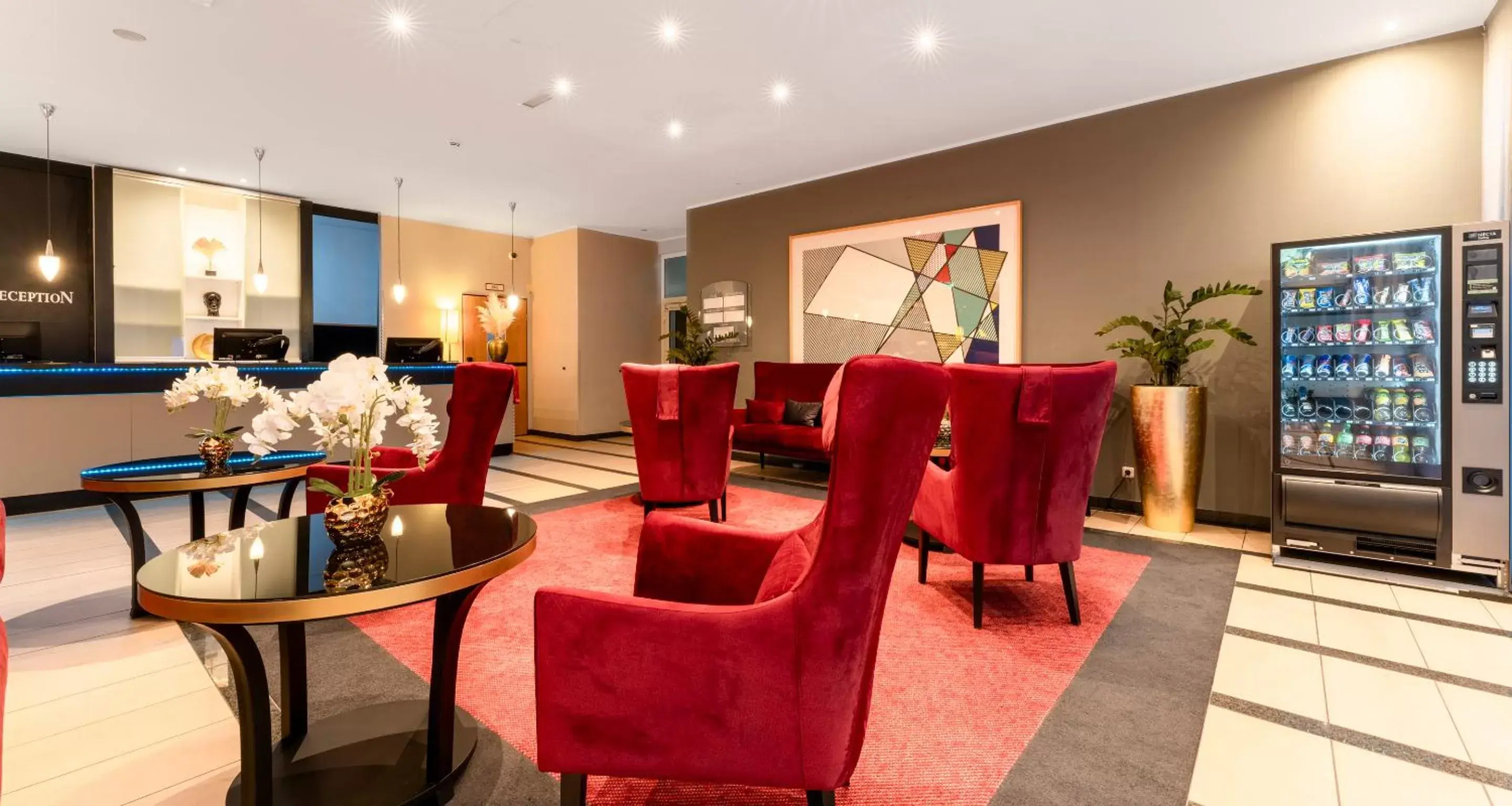 Lobby or reception in PLAZA Premium Köln Lobby or reception in PLAZA Premium Köln