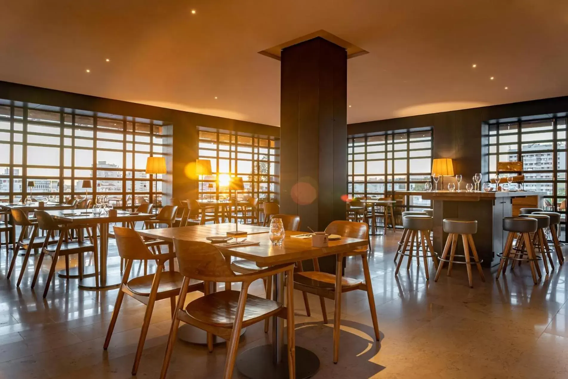 Restaurant/places to eat in 3HB Faro Restaurant/places to eat in 3HB Faro