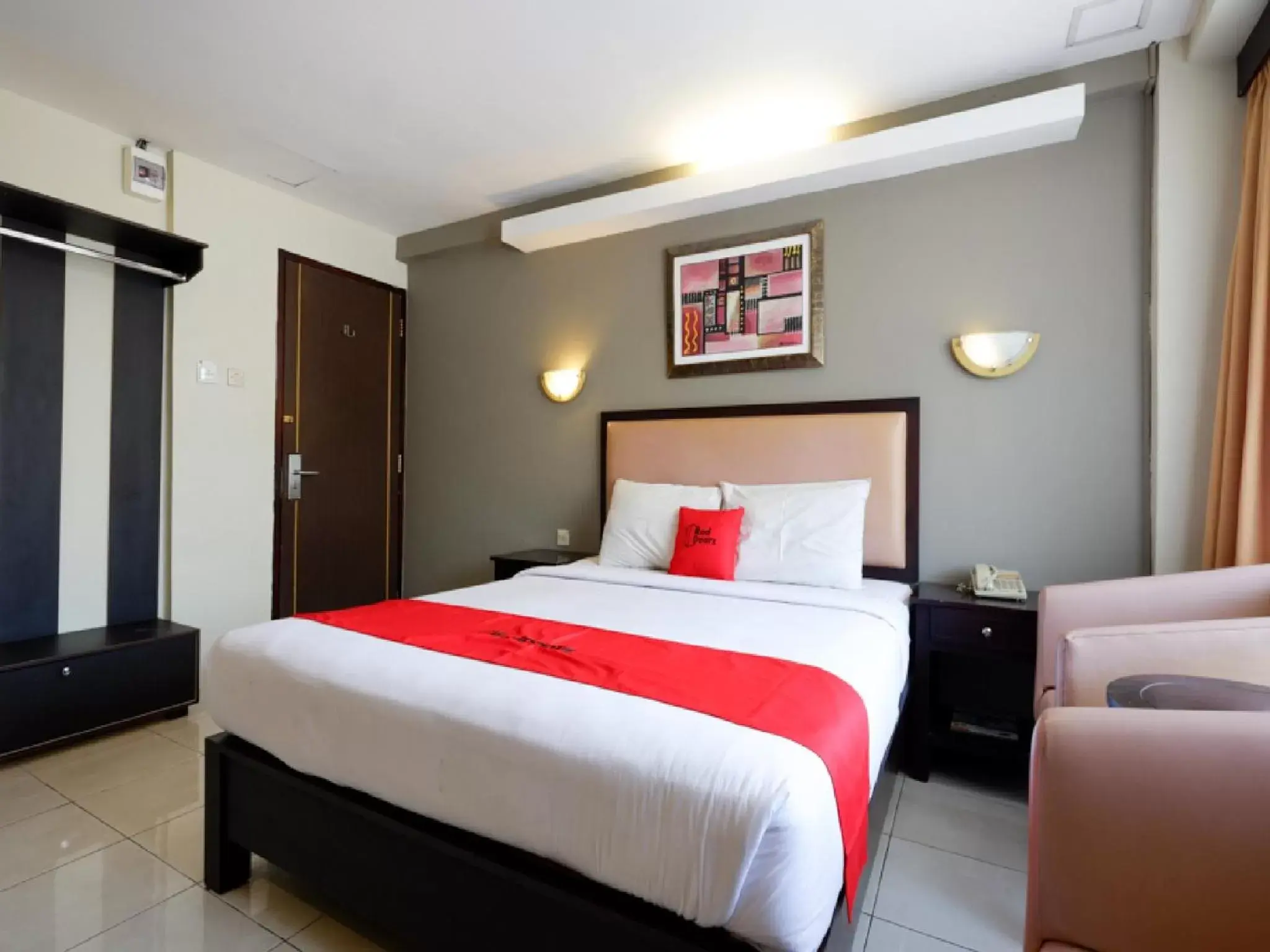 Bedroom, Bed in RedDoorz Plus @ Singosari Raya Bedroom, Bed in RedDoorz Plus @ Singosari Raya