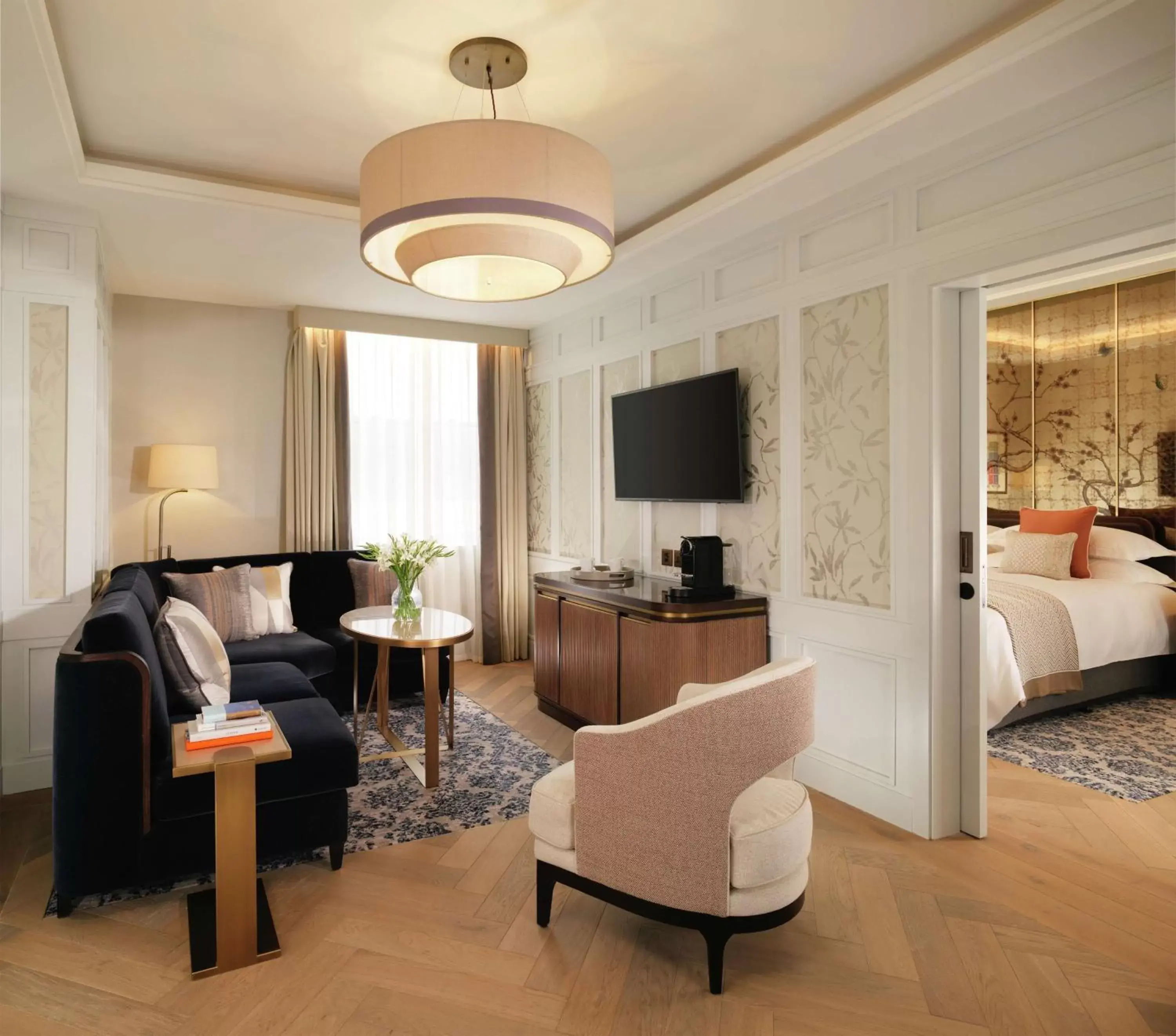 Living room, Seating Area in The Biltmore Mayfair, LXR Hotels & Resorts