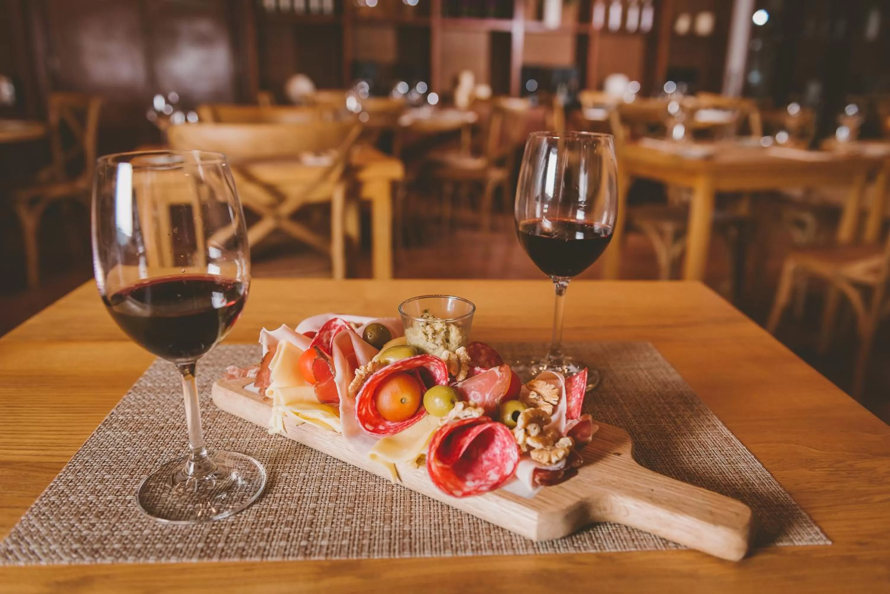 Restaurant/places to eat in Bemar Carmelo Hotel