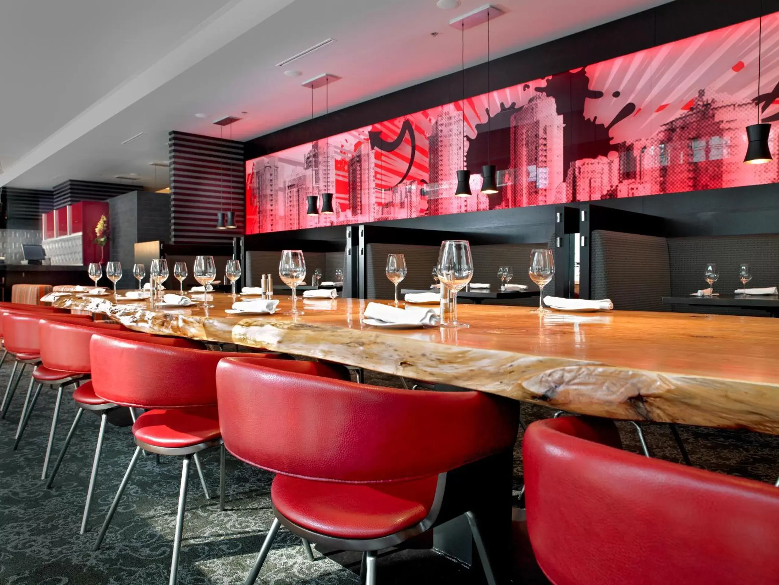 Restaurant/Places to Eat in Coast Coal Harbour Vancouver Hotel by APA