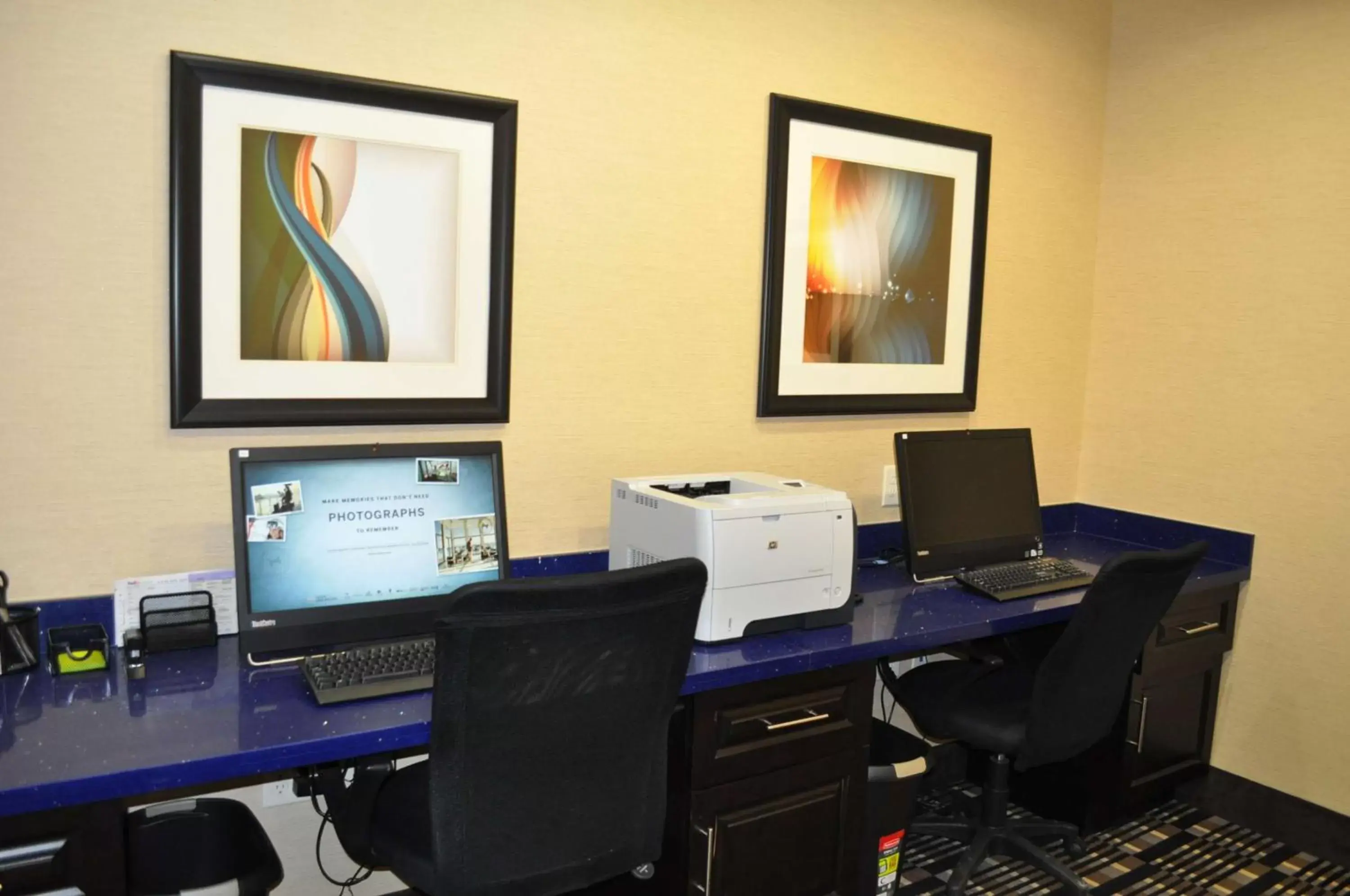 Business facilities in Hampton Inn Pleasanton