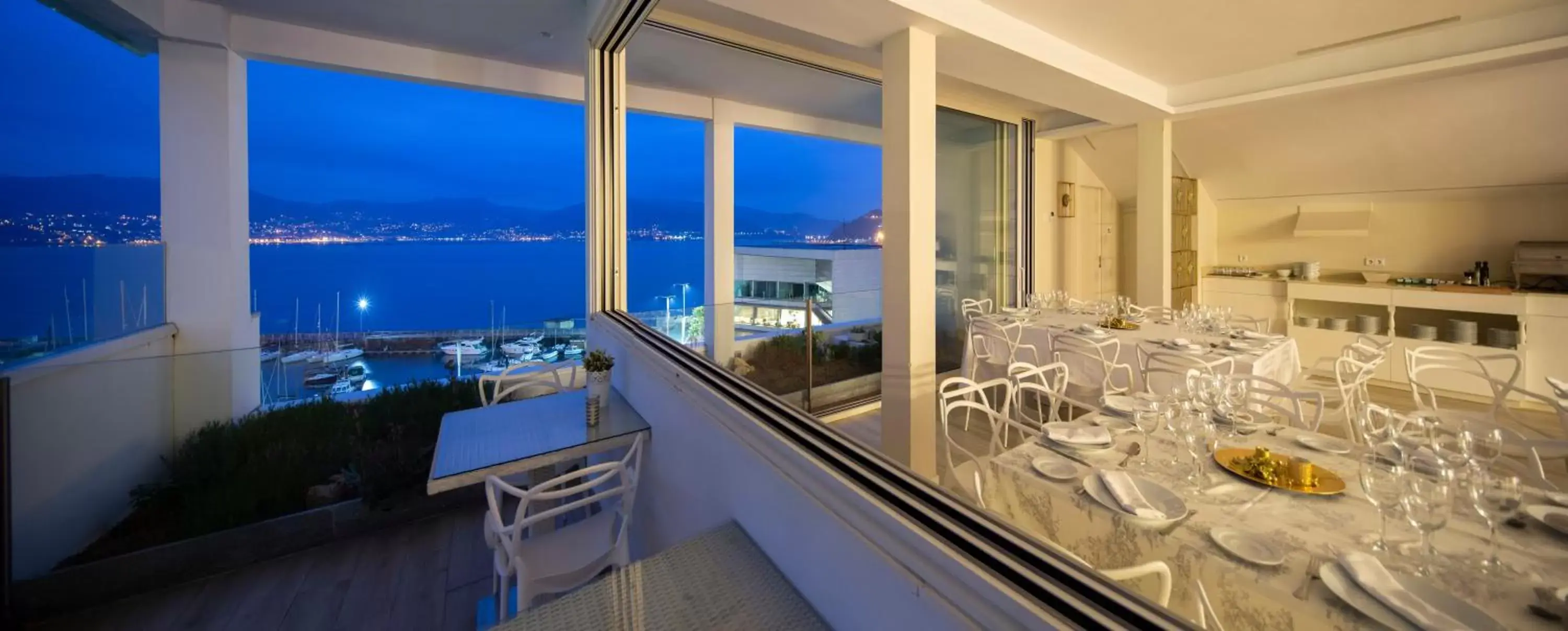 Restaurant/places to eat in Hotel Ciudad de Vigo